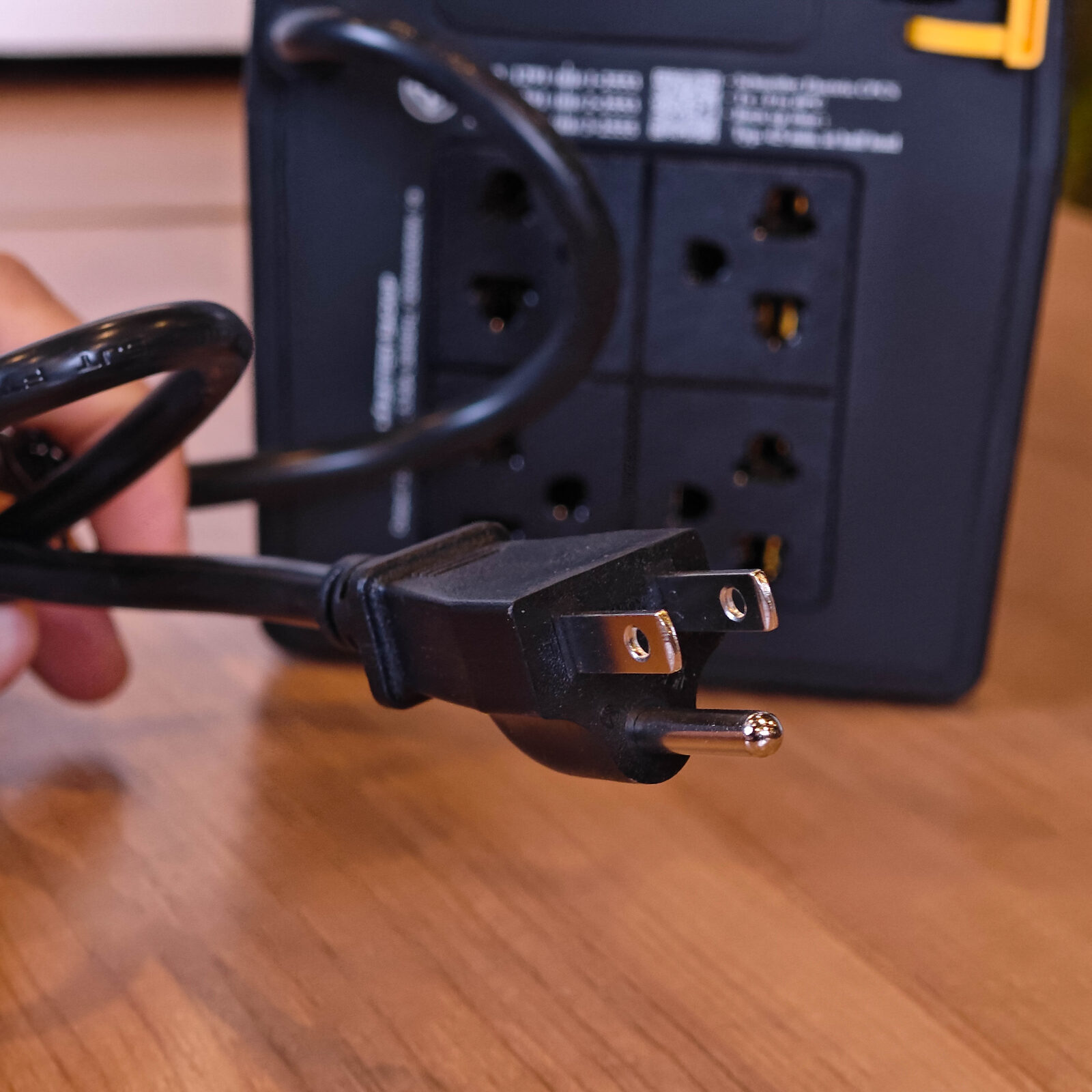 ภาพแกะกล่องสินค้า (Unboxing) แสดงสินค้าจริงและอุปกรณ์ภายในกล่อง ภาพที่ 7