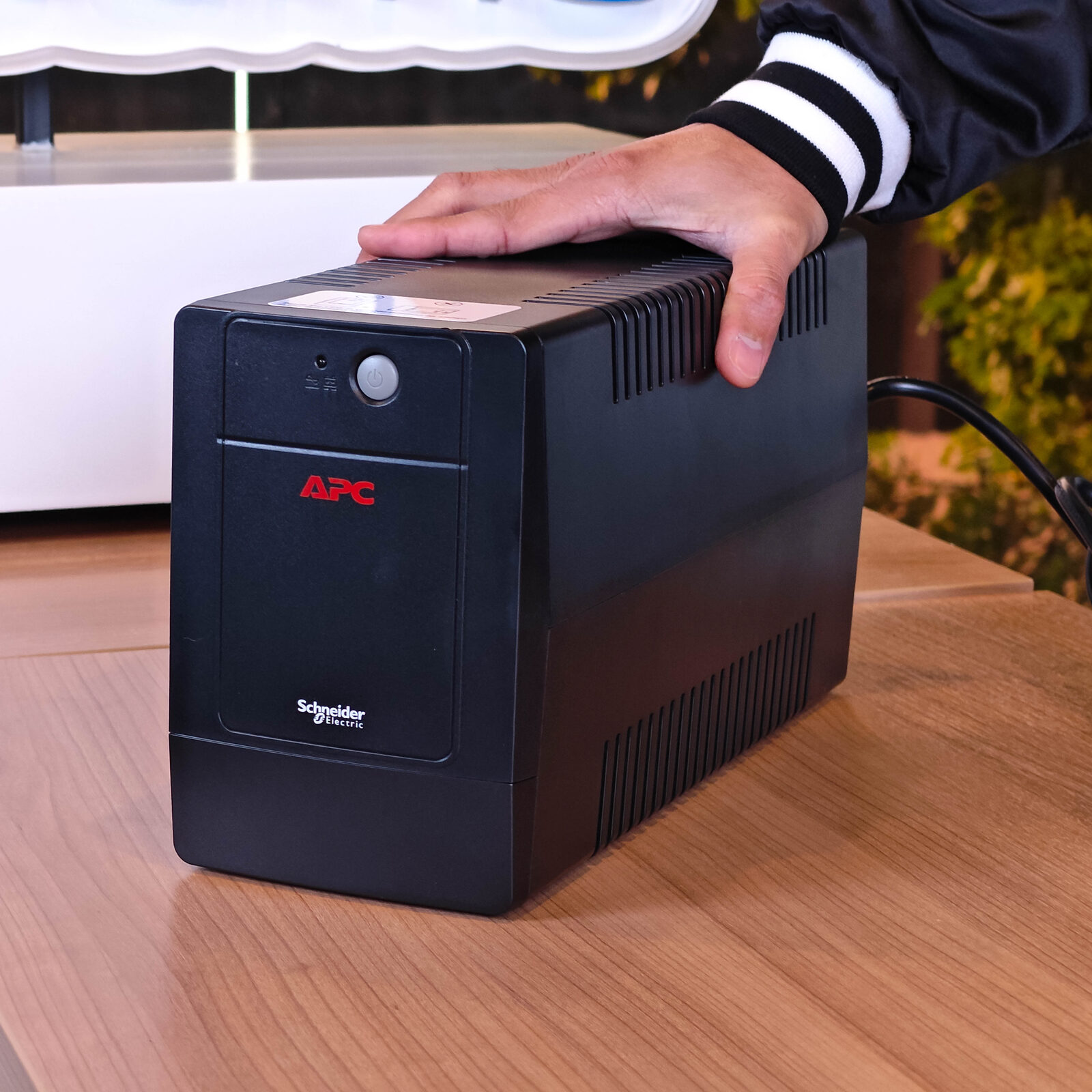 ภาพแกะกล่องสินค้า (Unboxing) แสดงสินค้าจริงและอุปกรณ์ภายในกล่อง ภาพที่ 2