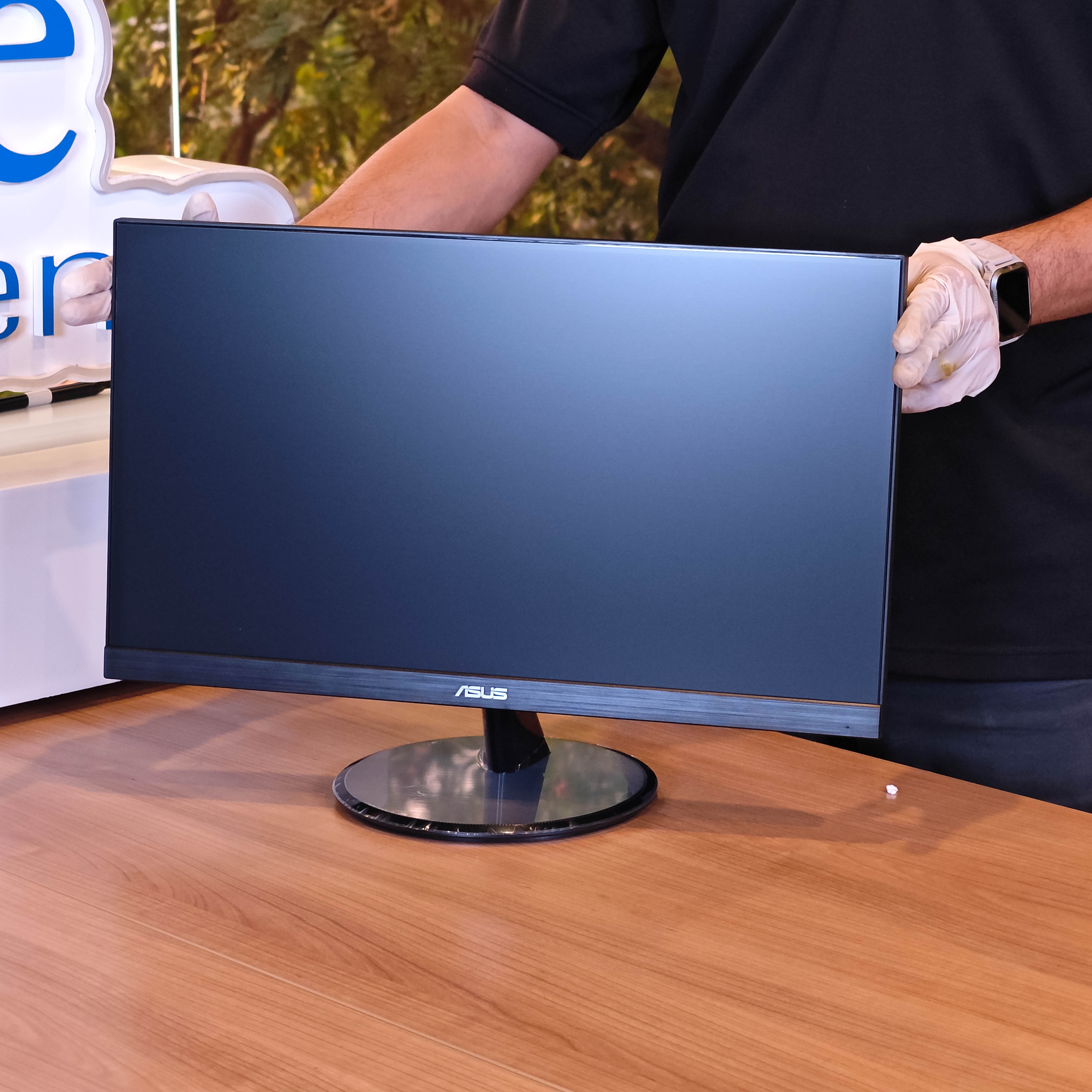 ภาพแกะกล่องสินค้า (Unboxing) แสดงสินค้าจริงและอุปกรณ์ภายในกล่อง ภาพที่ 1