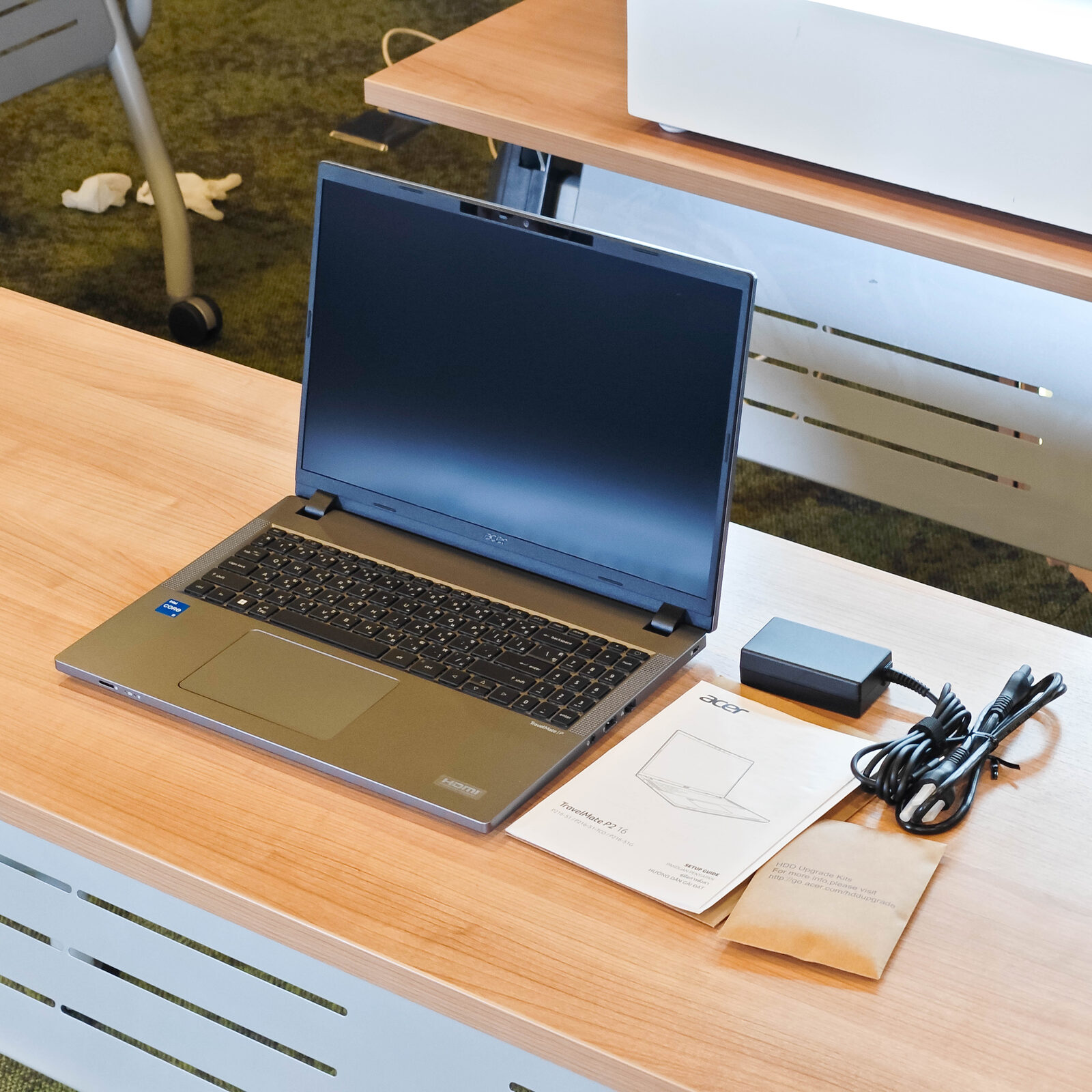 ภาพแกะกล่องสินค้า (Unboxing) แสดงสินค้าจริงและอุปกรณ์ภายในกล่อง ภาพที่ 2