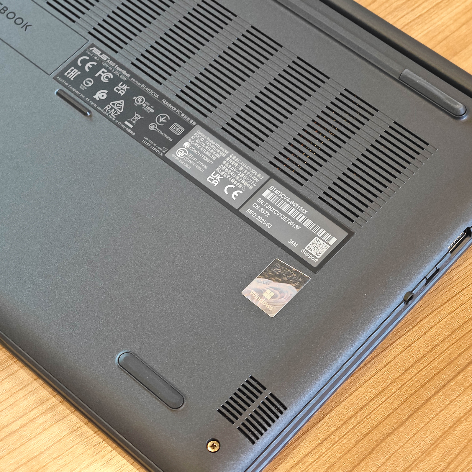 ภาพแกะกล่องสินค้า (Unboxing) แสดงสินค้าจริงและอุปกรณ์ภายในกล่อง ภาพที่ 10