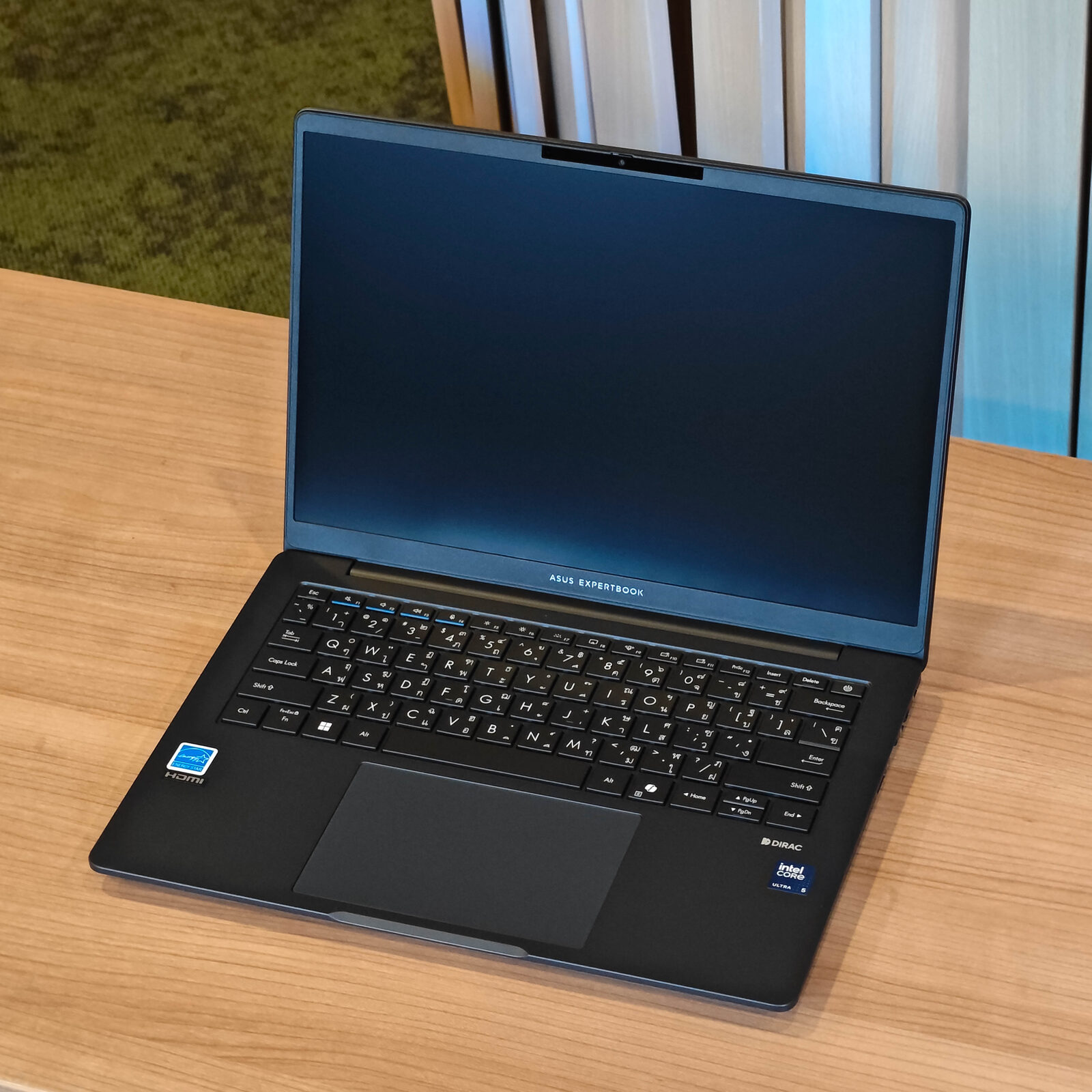 ภาพแกะกล่องสินค้า (Unboxing) แสดงสินค้าจริงและอุปกรณ์ภายในกล่อง ภาพที่ 1