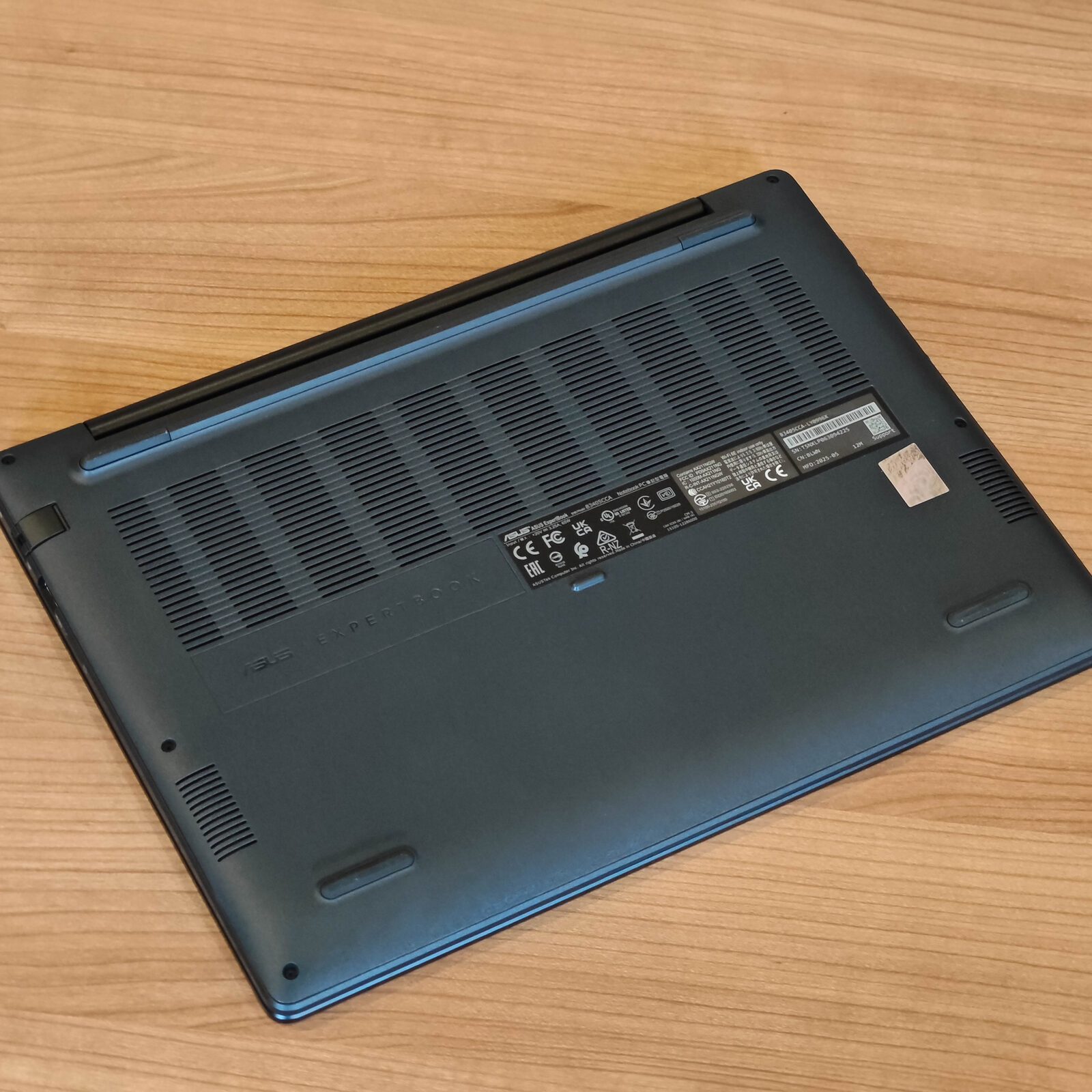 ภาพแกะกล่องสินค้า (Unboxing) แสดงสินค้าจริงและอุปกรณ์ภายในกล่อง ภาพที่ 3