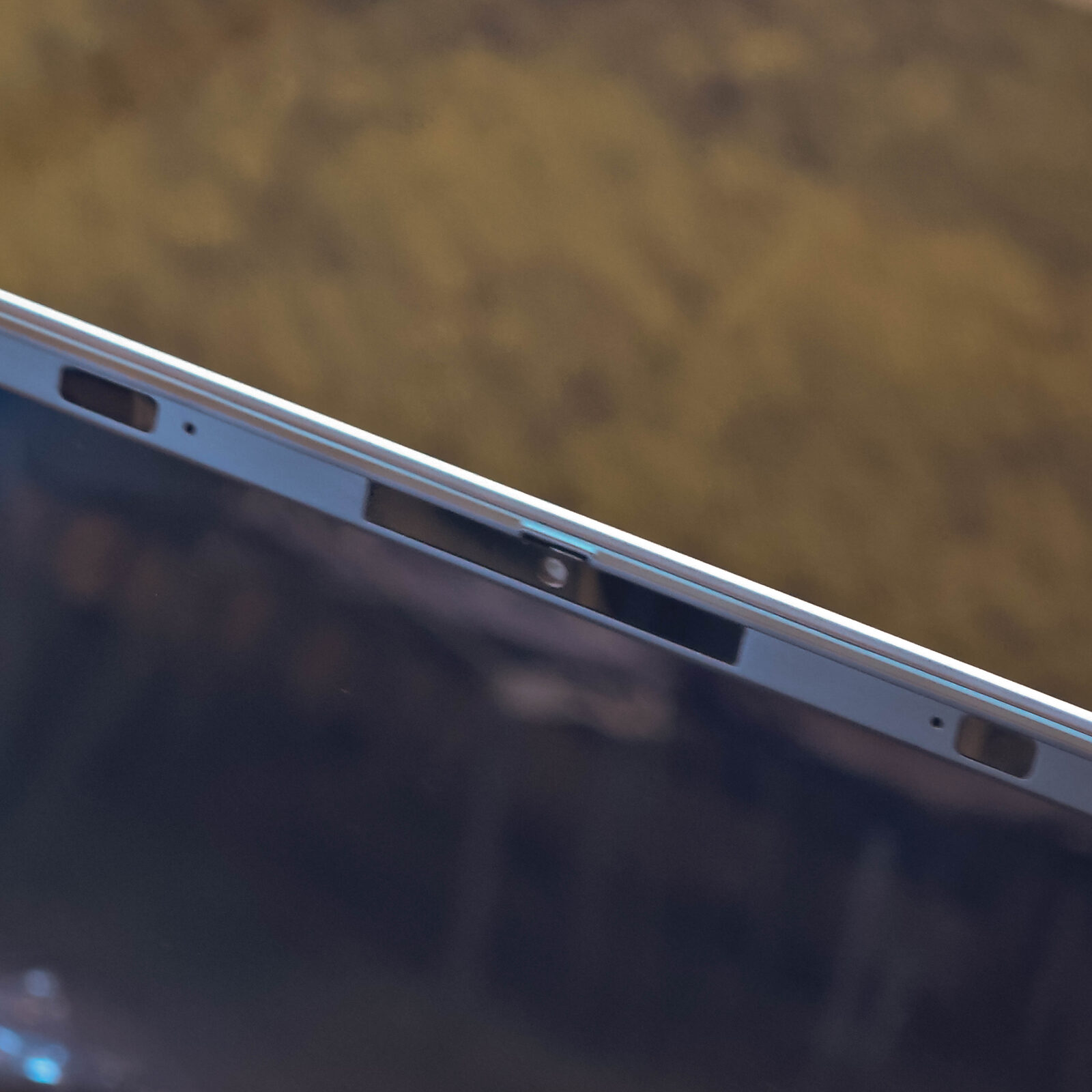 ภาพแกะกล่องสินค้า (Unboxing) แสดงสินค้าจริงและอุปกรณ์ภายในกล่อง ภาพที่ 8