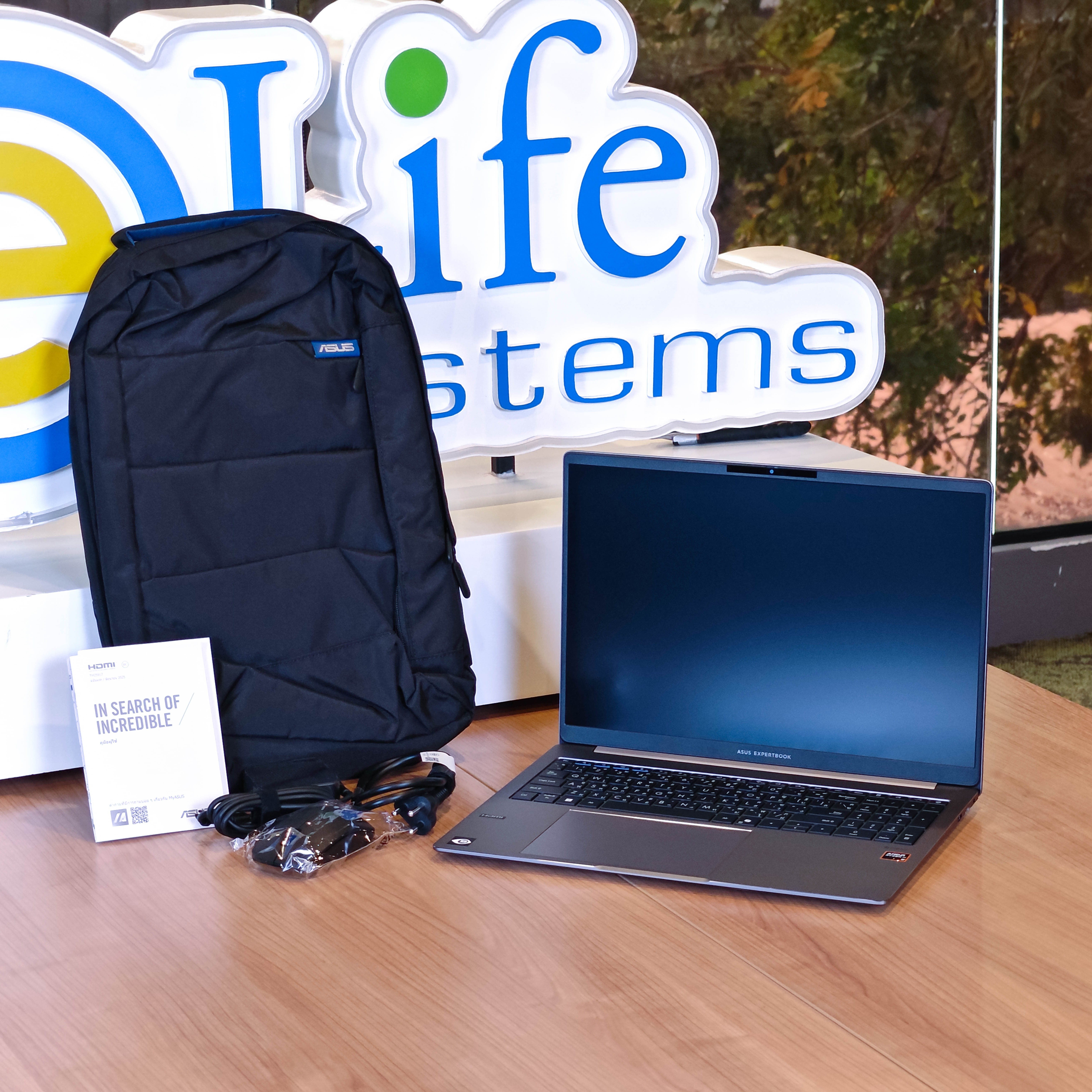 ภาพแกะกล่องสินค้า (Unboxing) แสดงสินค้าจริงและอุปกรณ์ภายในกล่อง ภาพที่ 2