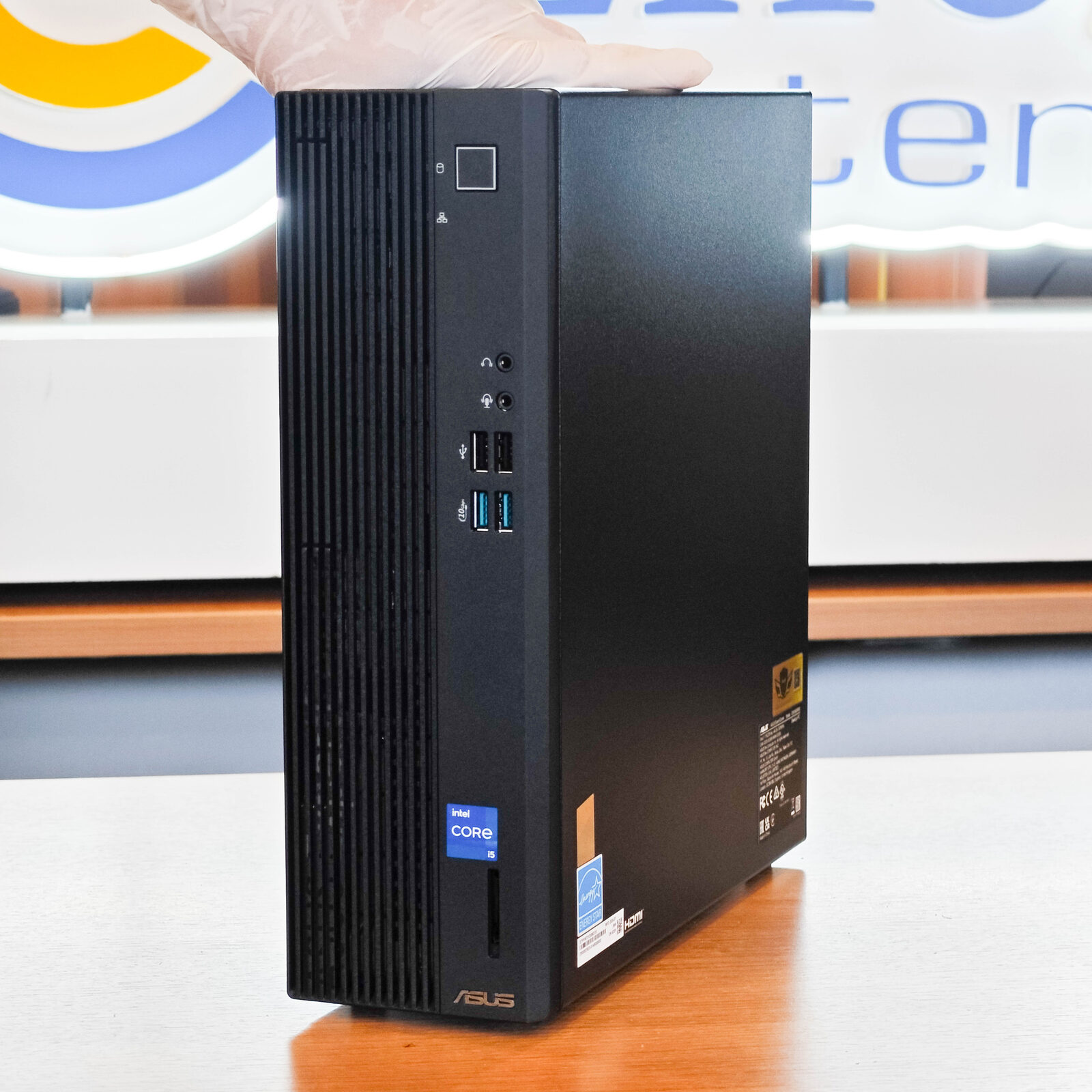 ภาพแกะกล่องสินค้า (Unboxing) แสดงสินค้าจริงและอุปกรณ์ภายในกล่อง ภาพที่ 1