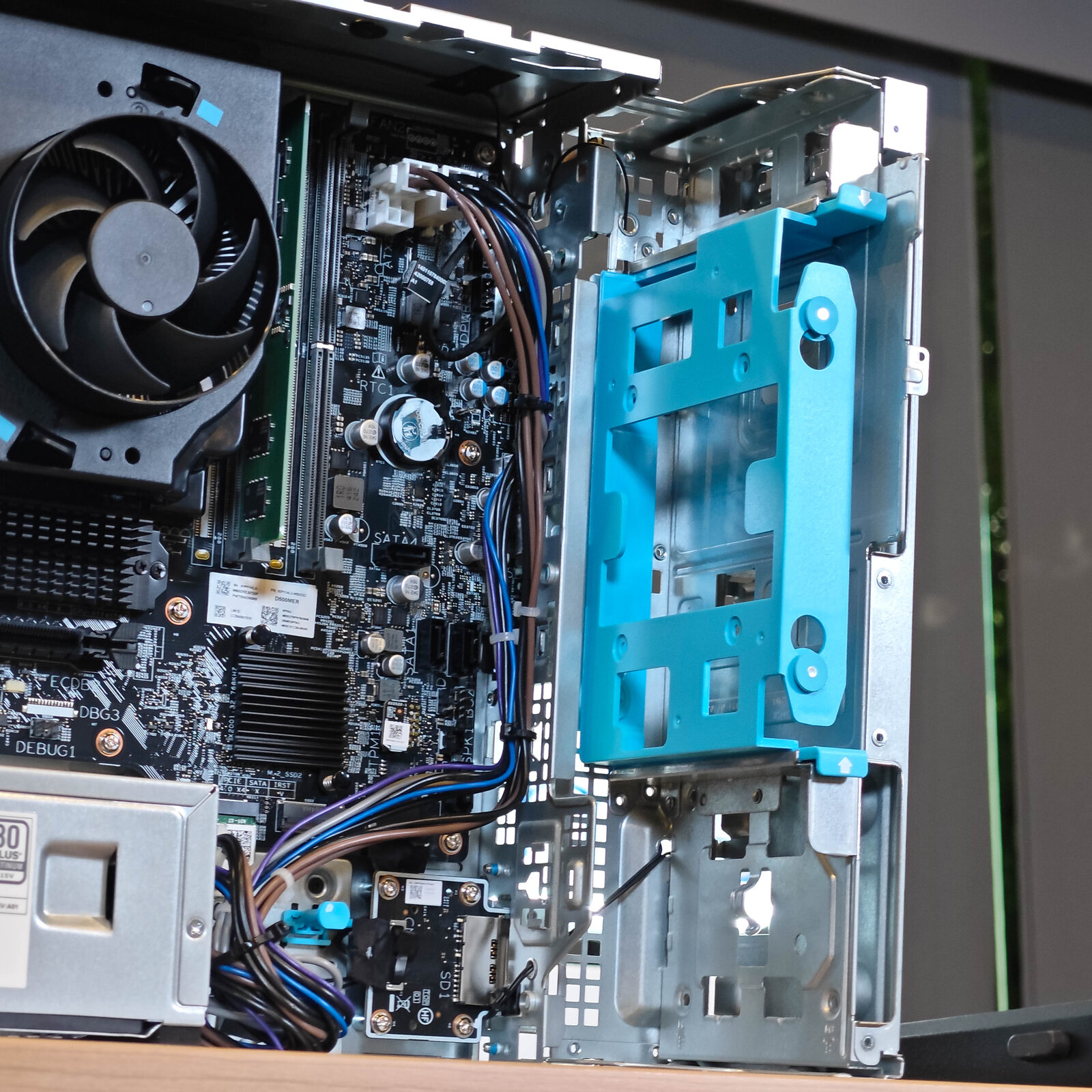 ภาพแกะกล่องสินค้า (Unboxing) แสดงสินค้าจริงและอุปกรณ์ภายในกล่อง ภาพที่ 7