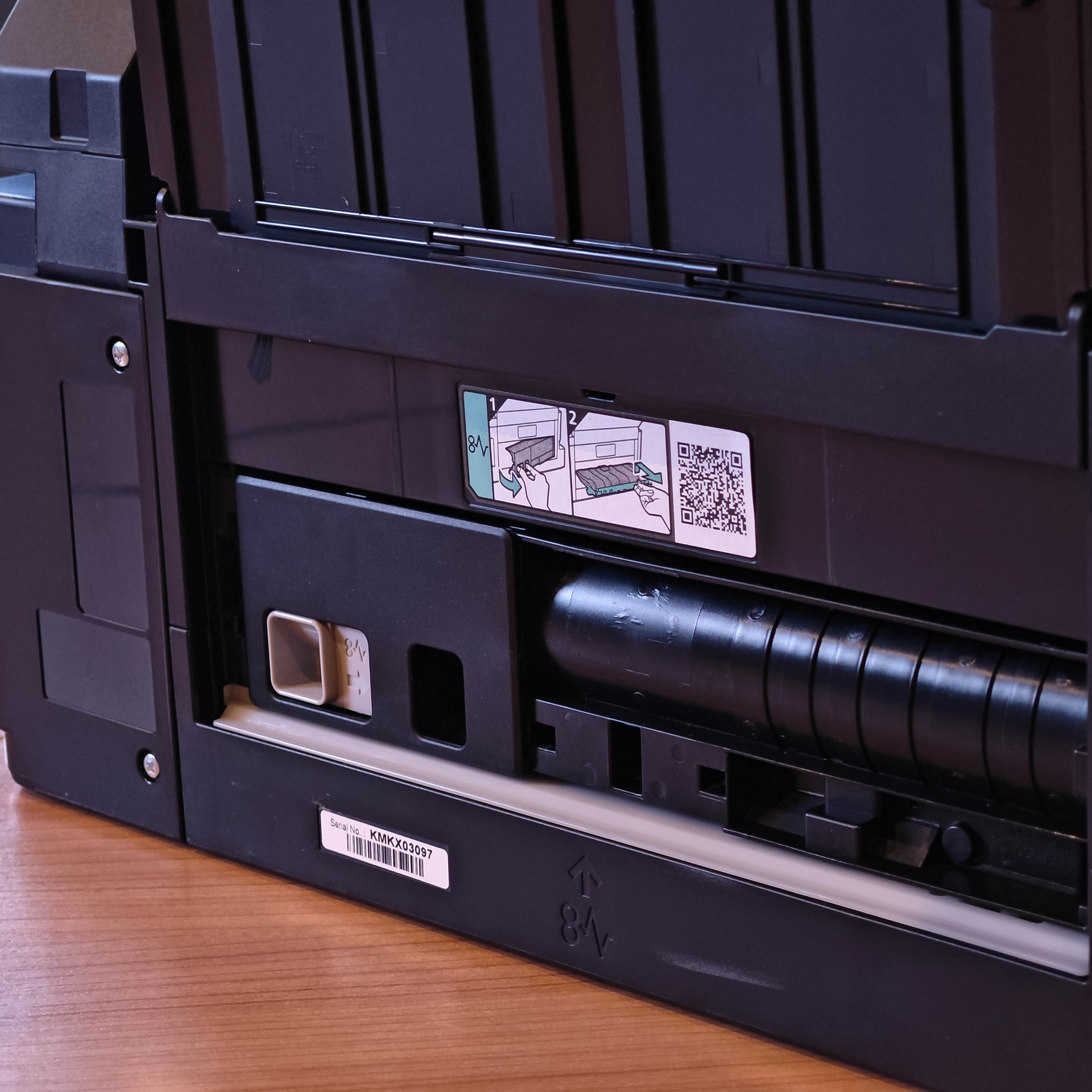 ภาพแกะกล่องสินค้า (Unboxing) แสดงสินค้าจริงและอุปกรณ์ภายในกล่อง ภาพที่ 9