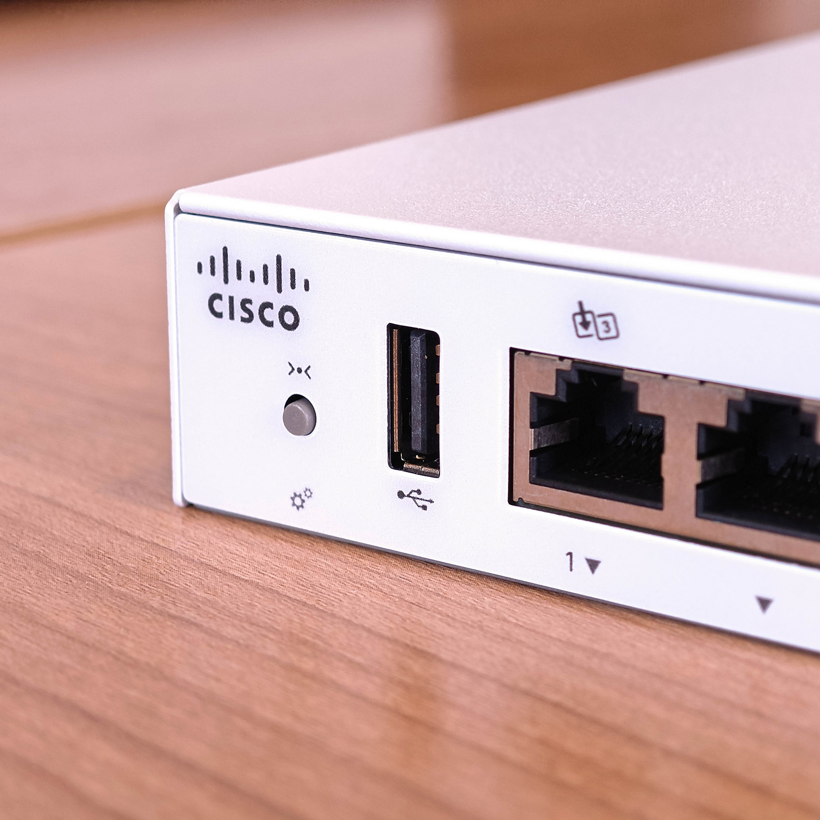 ภาพแกะกล่องสินค้า (Unboxing) แสดงสินค้าจริงและอุปกรณ์ภายในกล่อง ภาพที่ 5