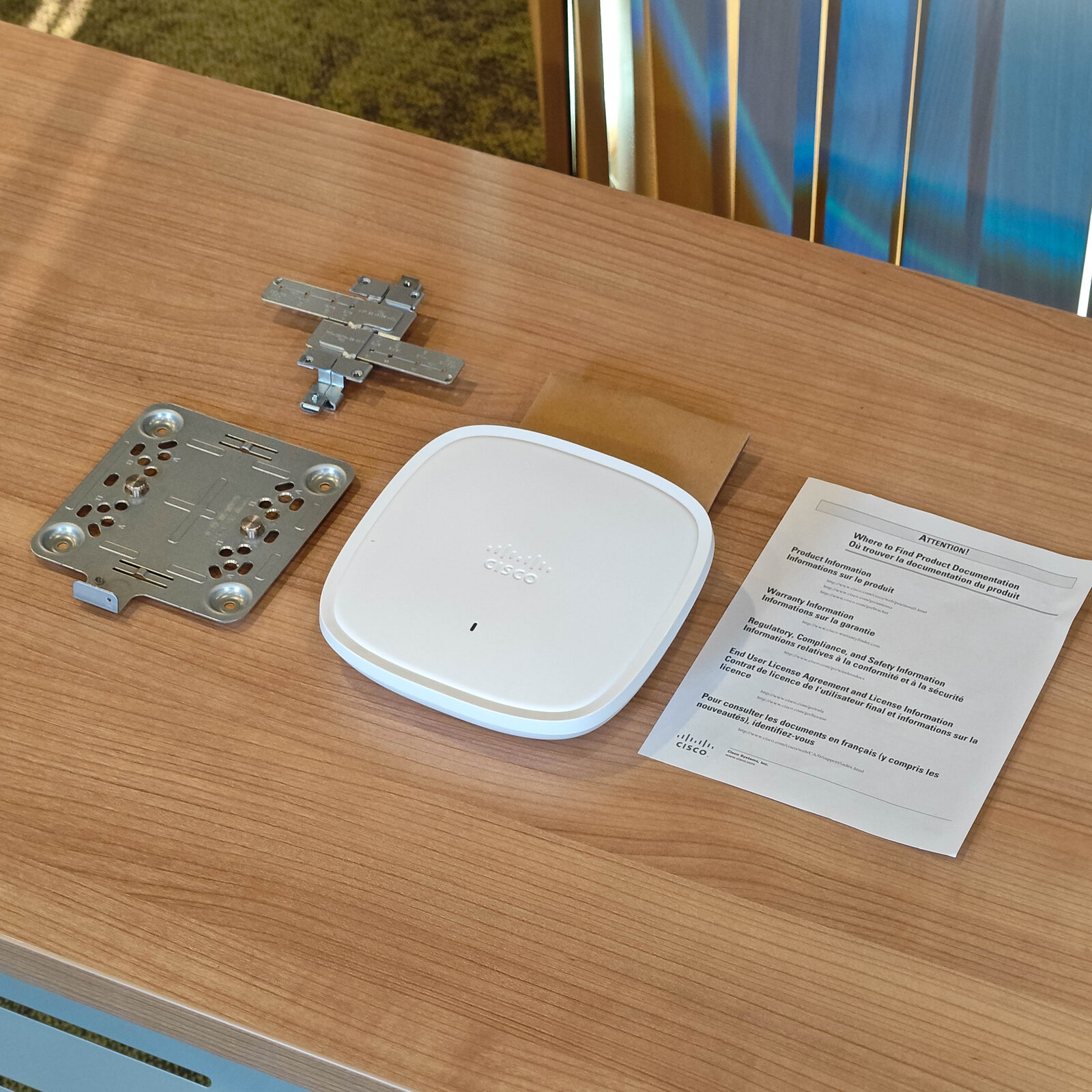 ภาพแกะกล่องสินค้า (Unboxing) แสดงสินค้าจริงและอุปกรณ์ภายในกล่อง ภาพที่ 1