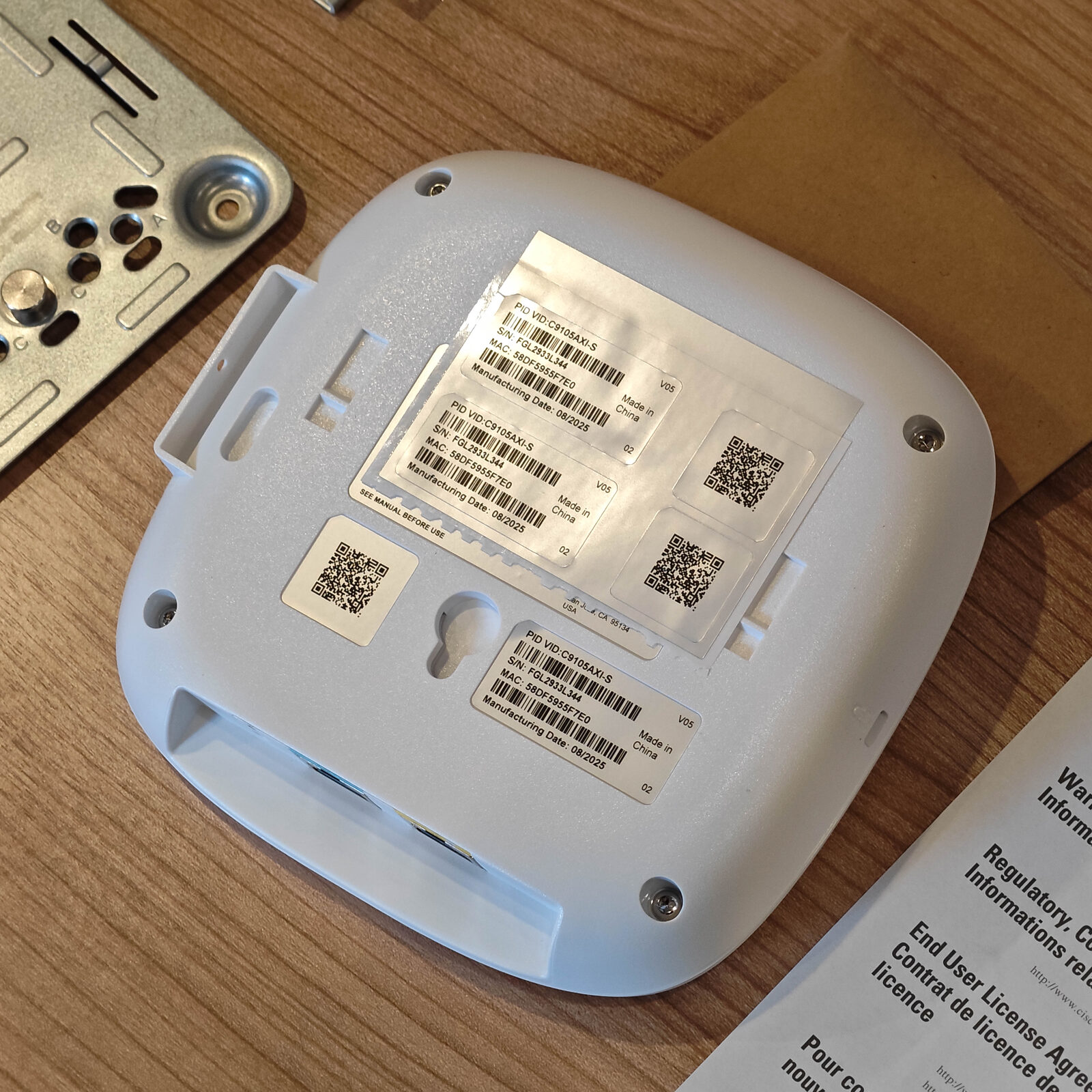 ภาพแกะกล่องสินค้า (Unboxing) แสดงสินค้าจริงและอุปกรณ์ภายในกล่อง ภาพที่ 4