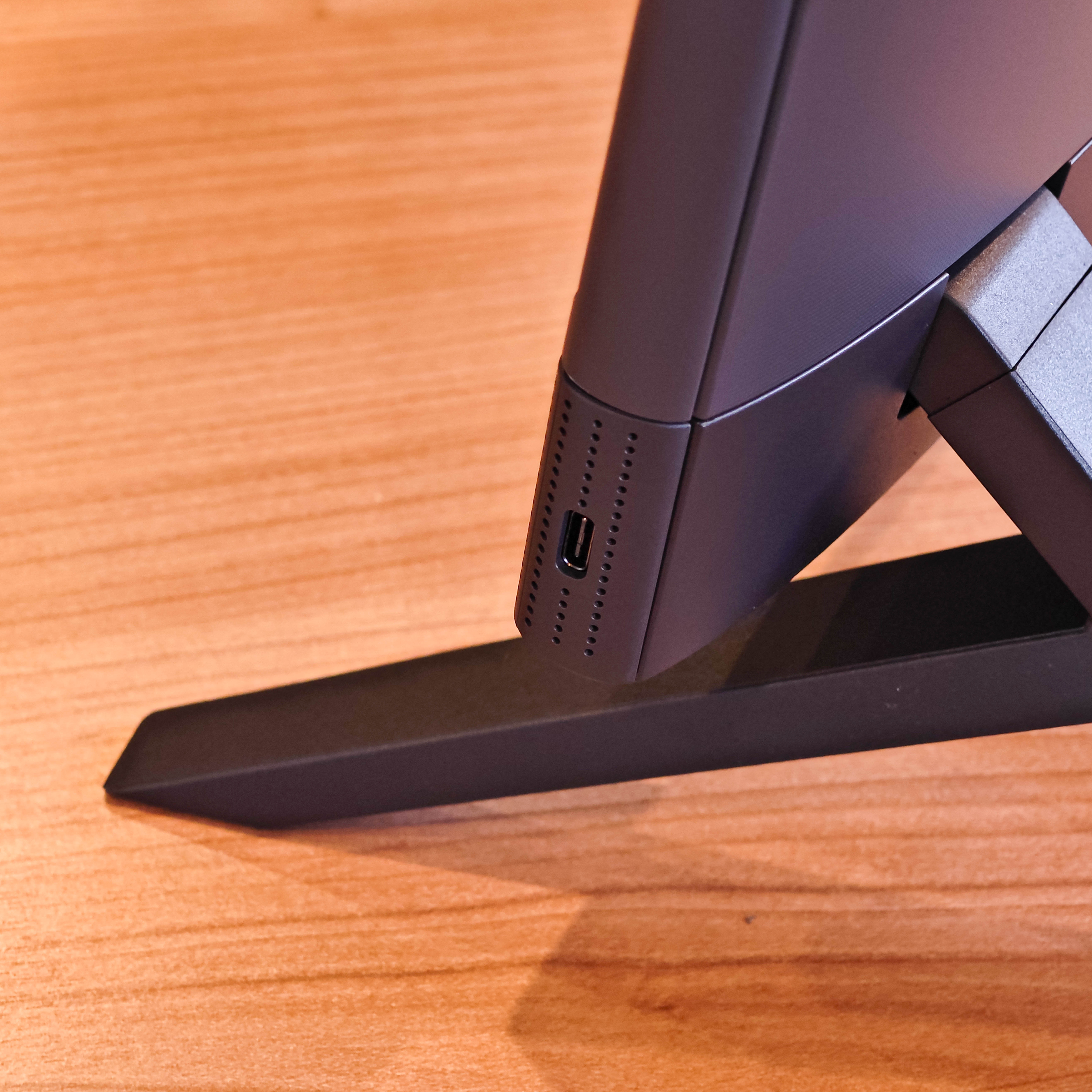 ภาพแกะกล่องสินค้า (Unboxing) แสดงสินค้าจริงและอุปกรณ์ภายในกล่อง ภาพที่ 9