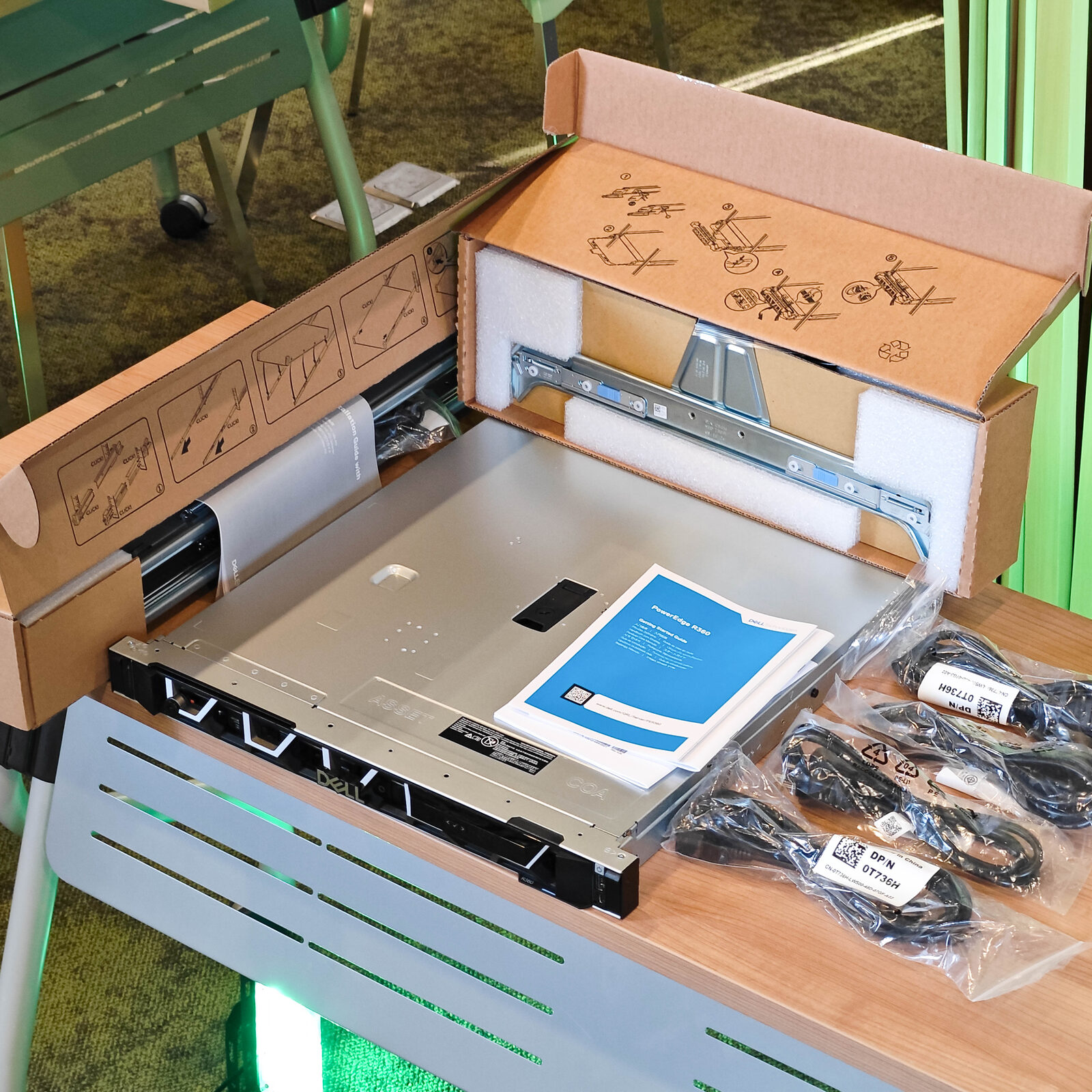 ภาพแกะกล่องสินค้า (Unboxing) แสดงสินค้าจริงและอุปกรณ์ภายในกล่อง ภาพที่ 3