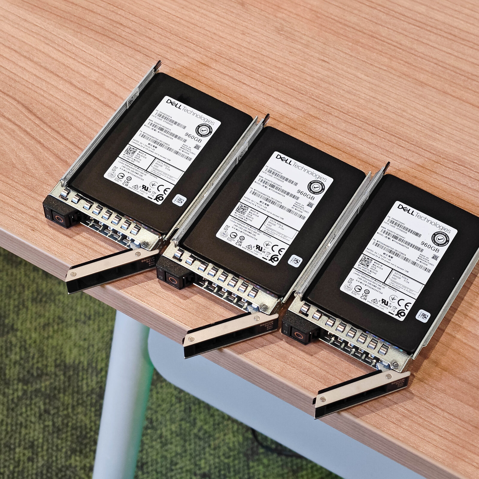 ภาพแกะกล่องสินค้า (Unboxing) แสดงสินค้าจริงและอุปกรณ์ภายในกล่อง ภาพที่ 7