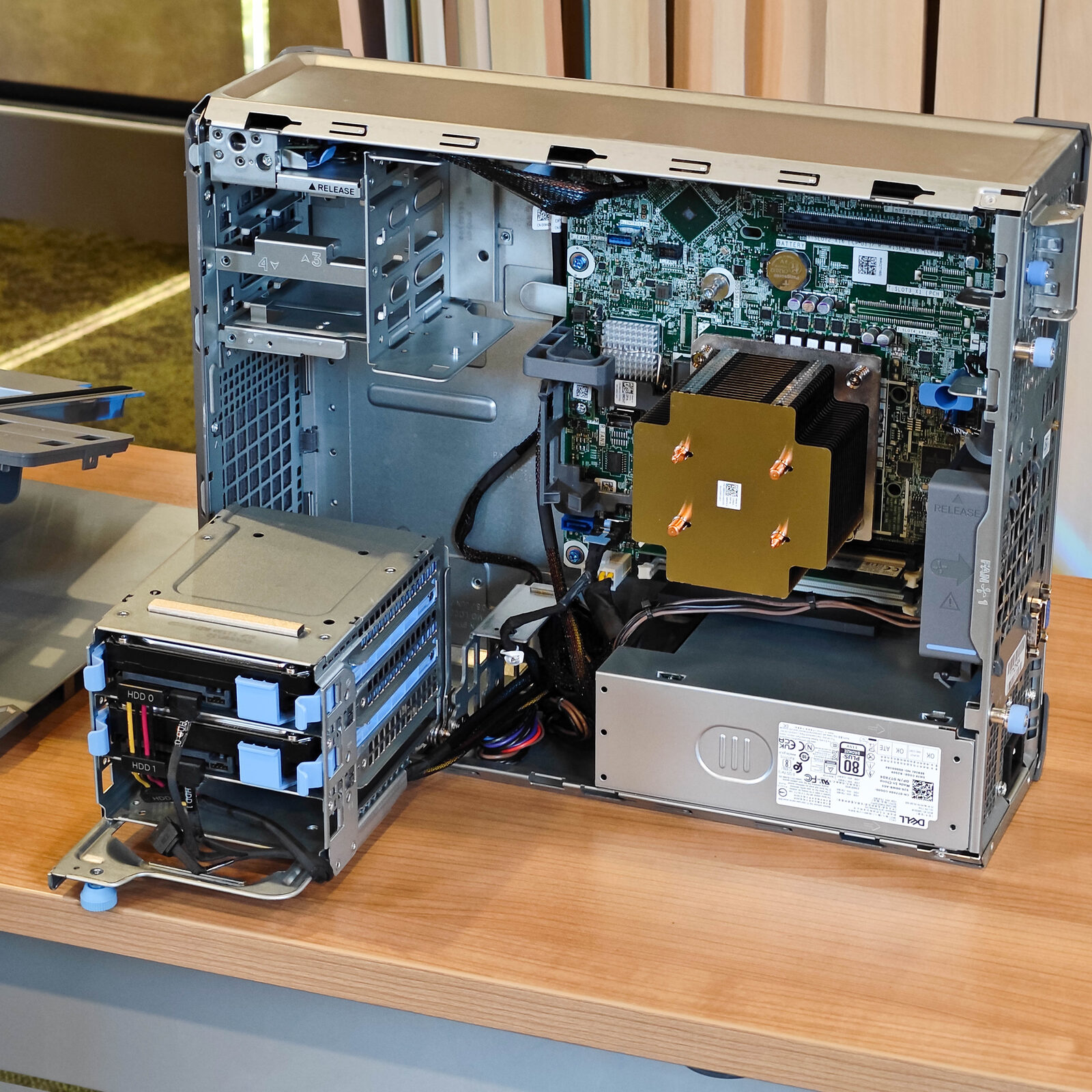 ภาพแกะกล่องสินค้า (Unboxing) แสดงสินค้าจริงและอุปกรณ์ภายในกล่อง ภาพที่ 3