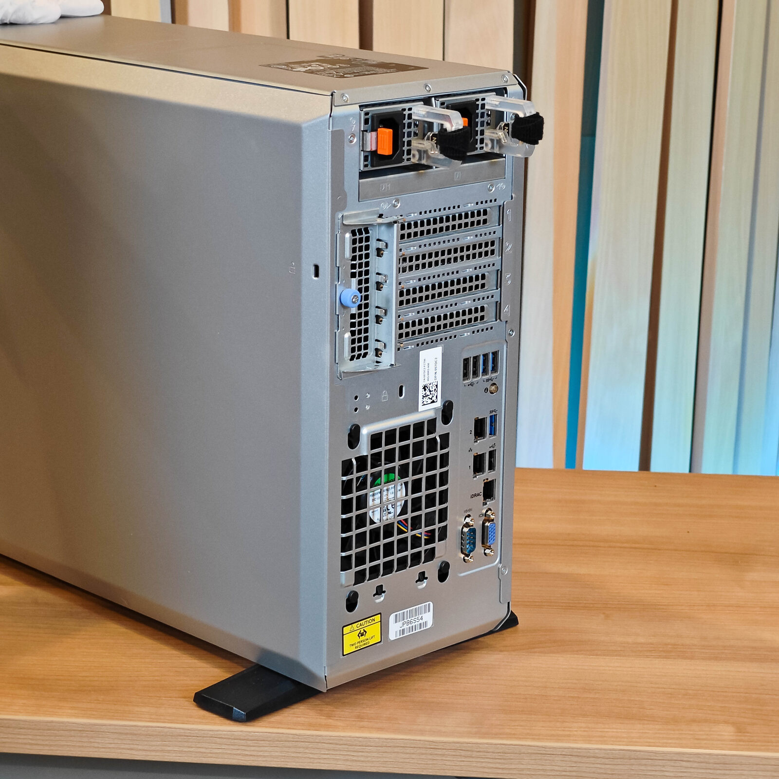 ภาพแกะกล่องสินค้า (Unboxing) แสดงสินค้าจริงและอุปกรณ์ภายในกล่อง ภาพที่ 4