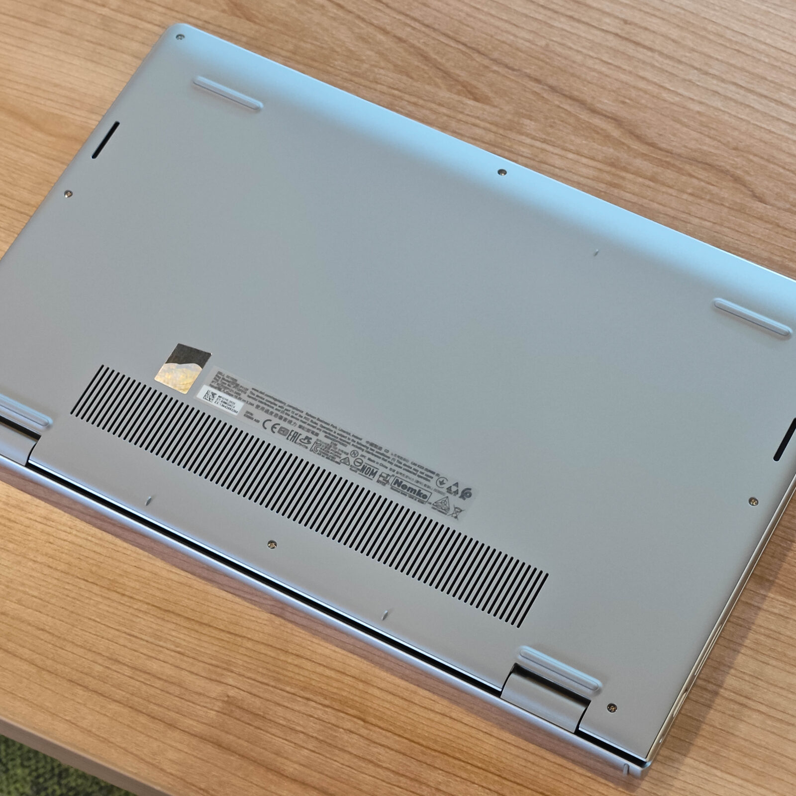 ภาพแกะกล่องสินค้า (Unboxing) แสดงสินค้าจริงและอุปกรณ์ภายในกล่อง ภาพที่ 10