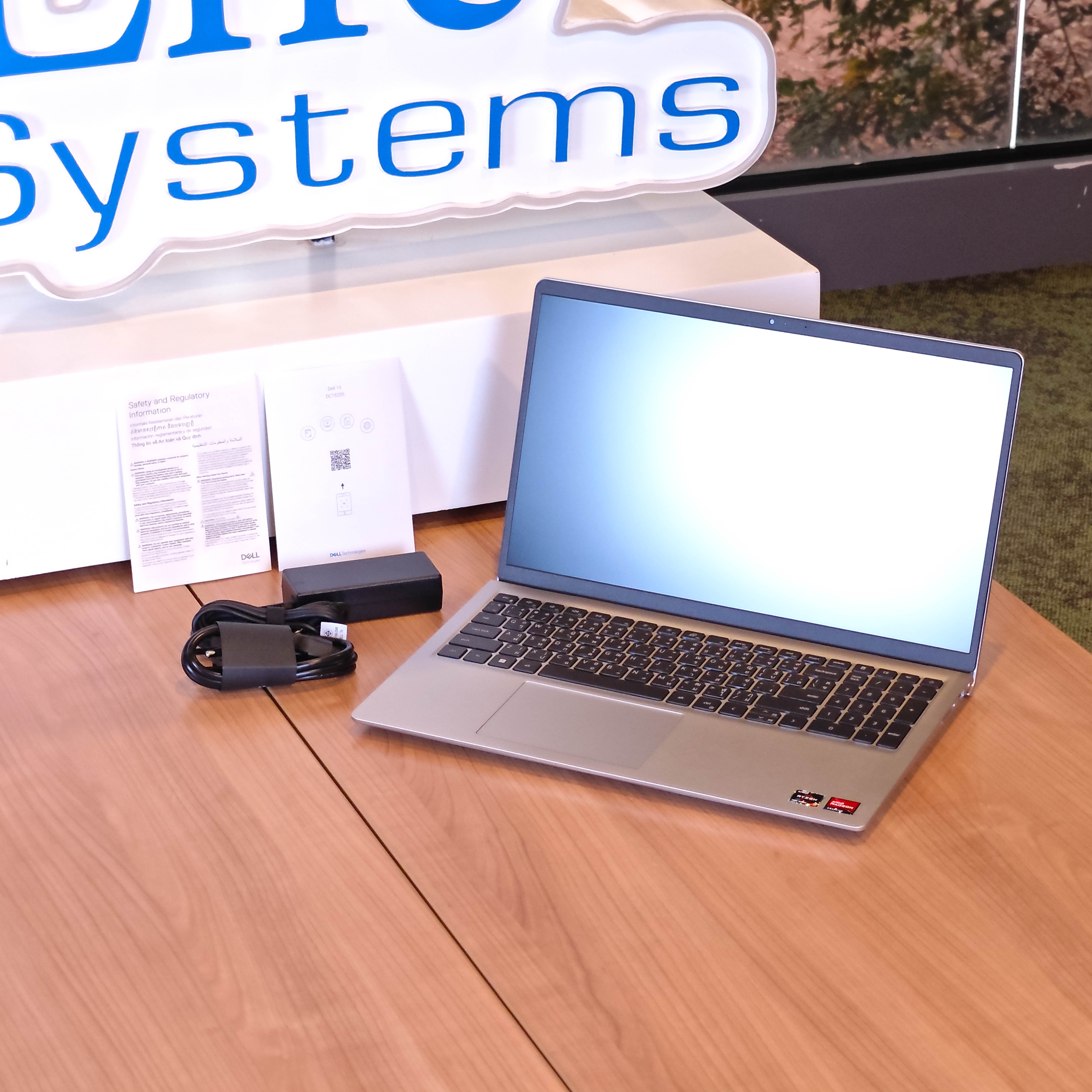 ภาพแกะกล่องสินค้า (Unboxing) แสดงสินค้าจริงและอุปกรณ์ภายในกล่อง ภาพที่ 3