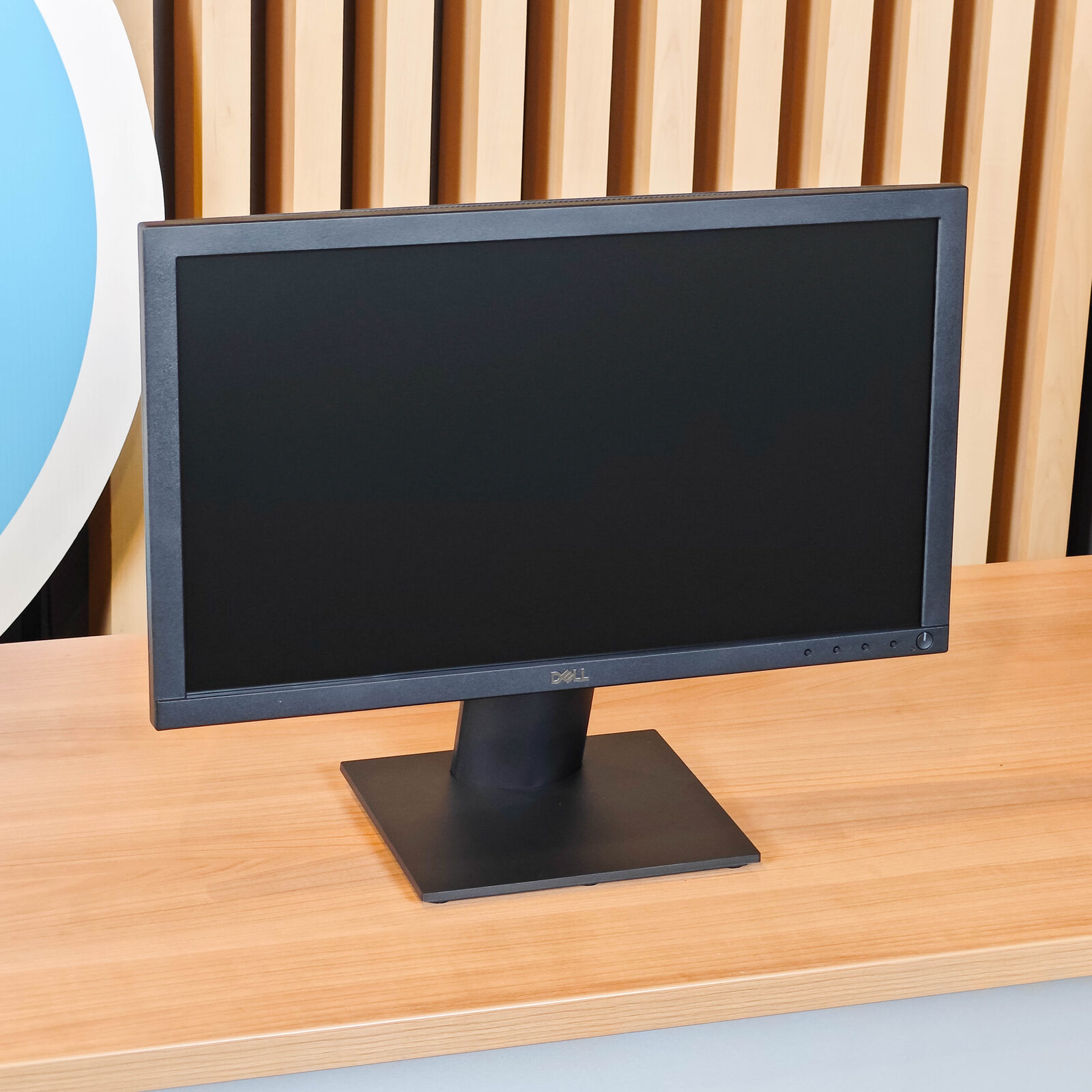 ภาพแกะกล่องสินค้า (Unboxing) แสดงสินค้าจริงและอุปกรณ์ภายในกล่อง ภาพที่ 1