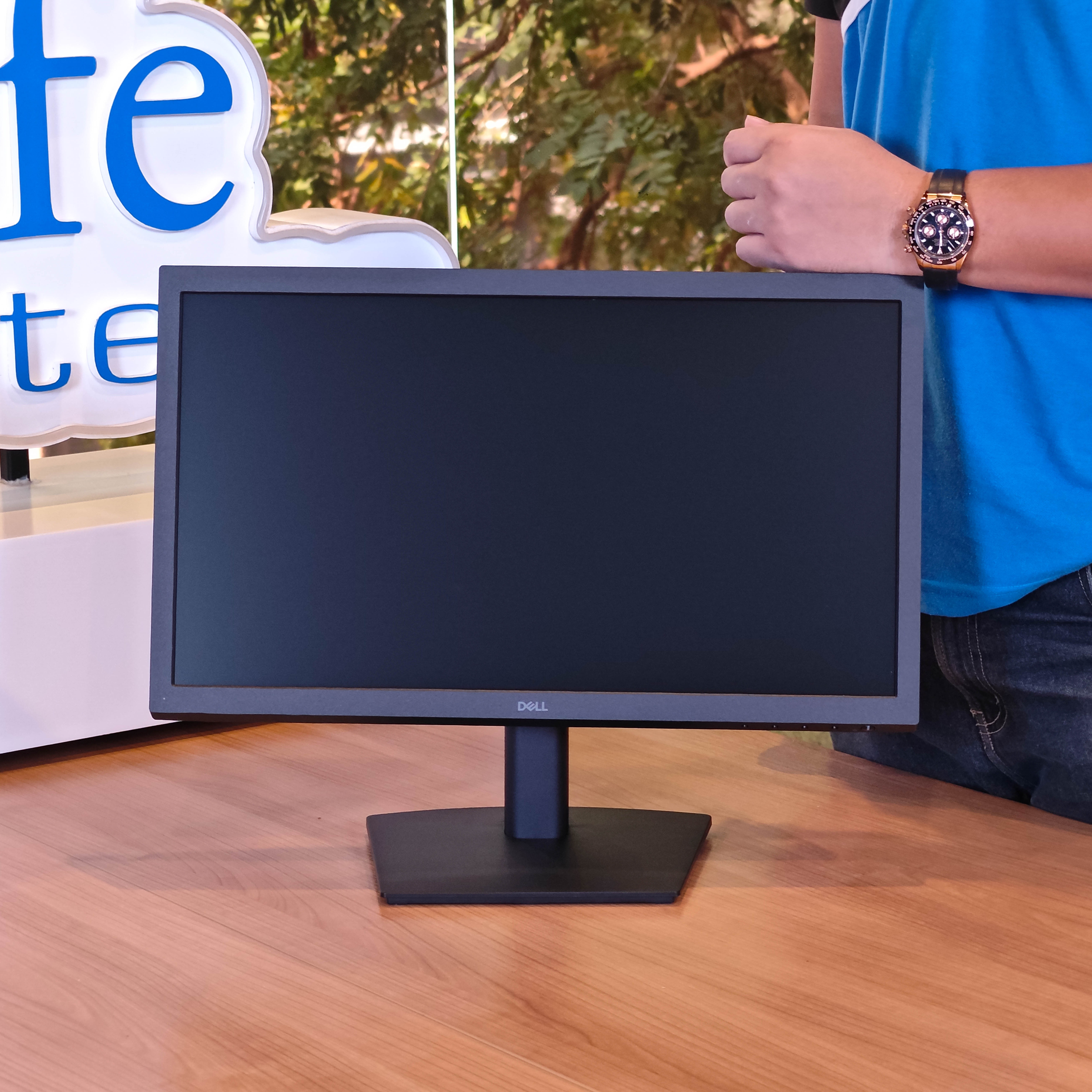 ภาพแกะกล่องสินค้า (Unboxing) แสดงสินค้าจริงและอุปกรณ์ภายในกล่อง ภาพที่ 1