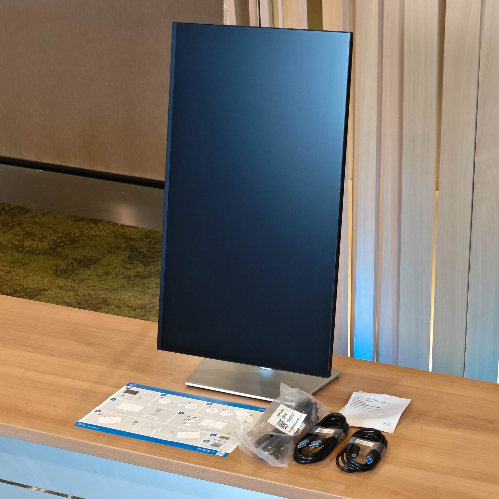 ภาพแกะกล่องสินค้า (Unboxing) แสดงสินค้าจริงและอุปกรณ์ภายในกล่อง ภาพที่ 1