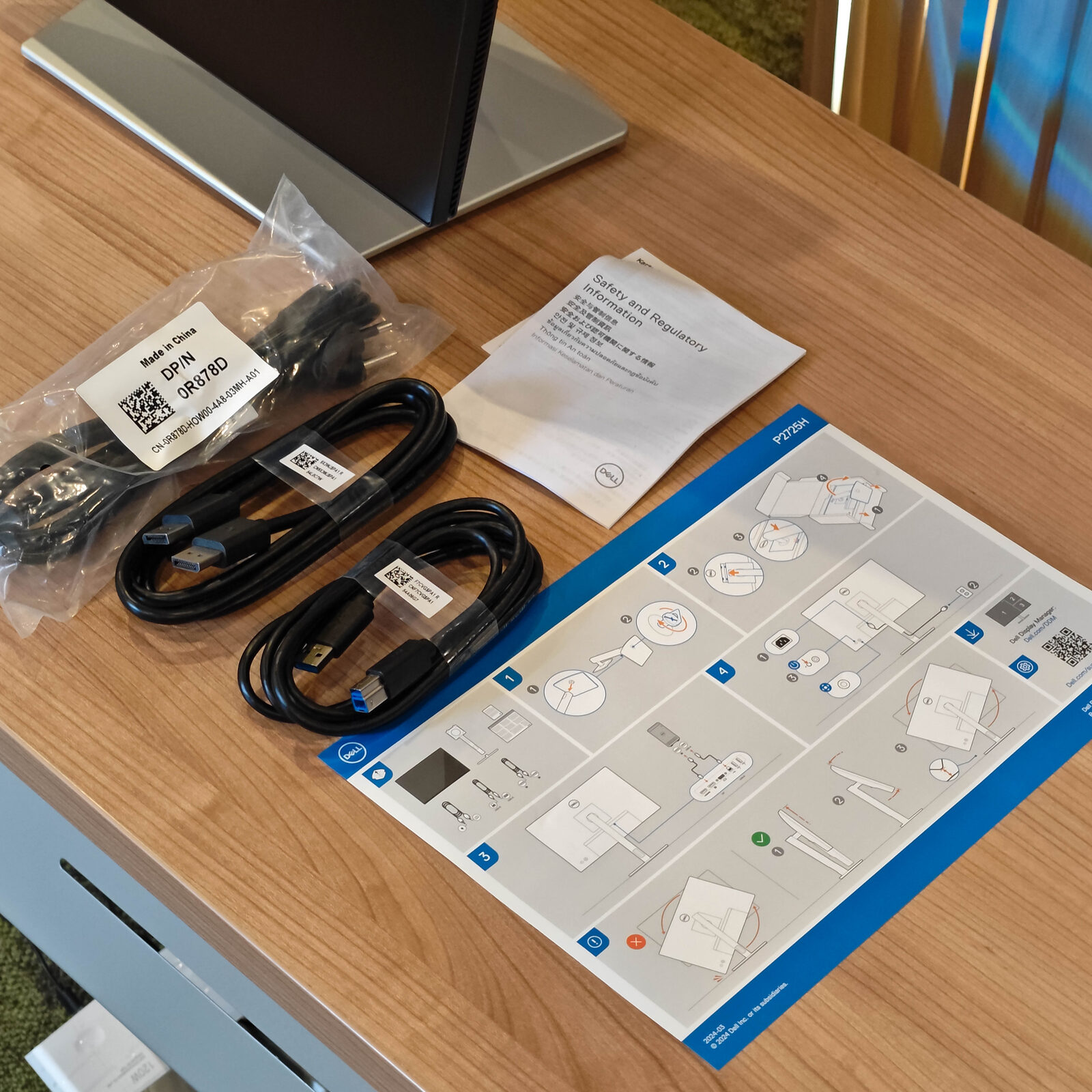 ภาพแกะกล่องสินค้า (Unboxing) แสดงสินค้าจริงและอุปกรณ์ภายในกล่อง ภาพที่ 4