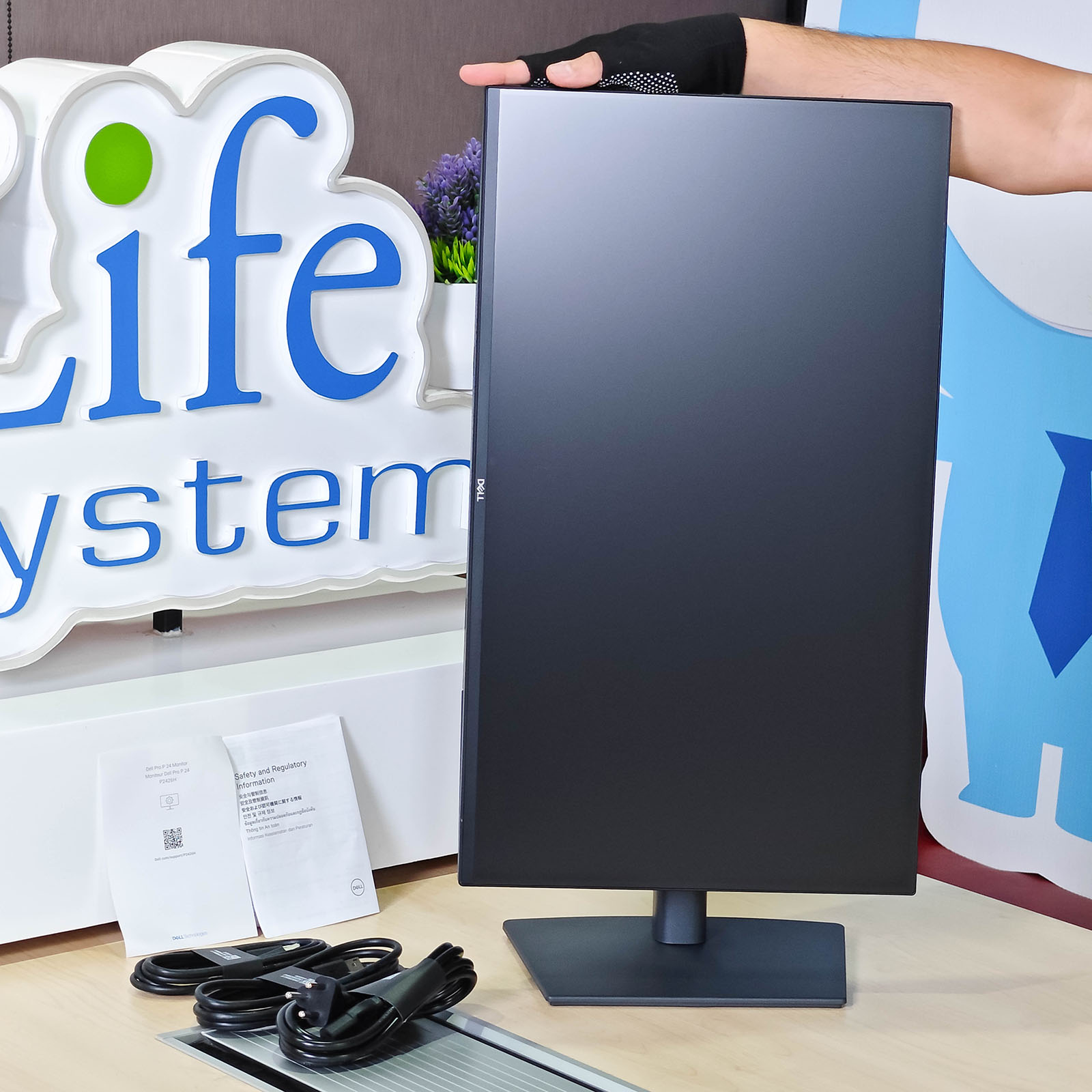 ภาพแกะกล่องสินค้า (Unboxing) แสดงสินค้าจริงและอุปกรณ์ภายในกล่อง ภาพที่ 10