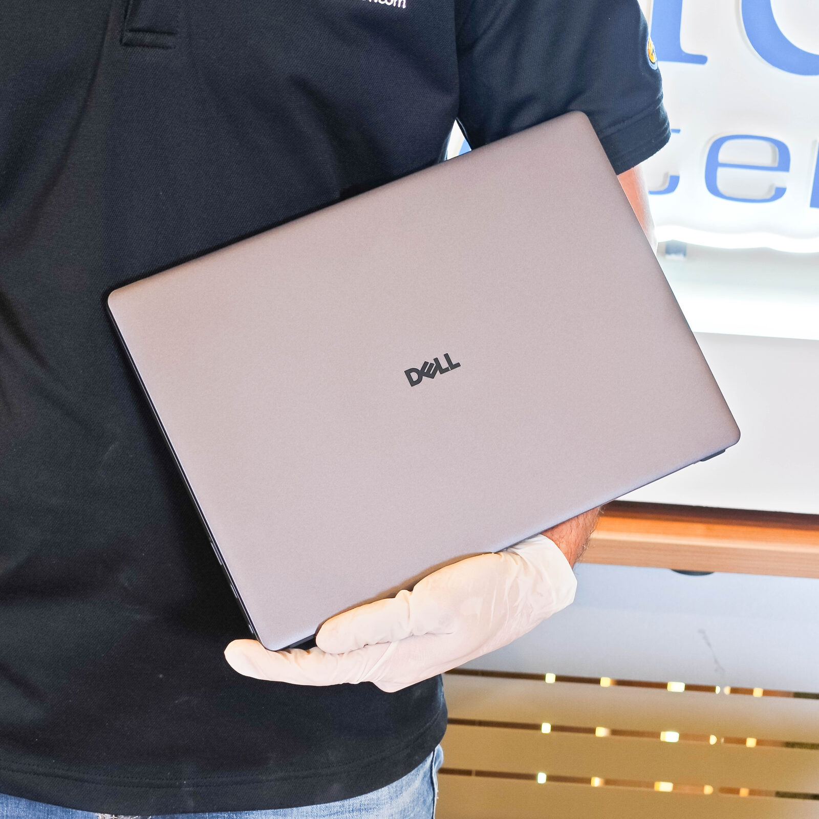 ภาพแกะกล่องสินค้า (Unboxing) แสดงสินค้าจริงและอุปกรณ์ภายในกล่อง ภาพที่ 1