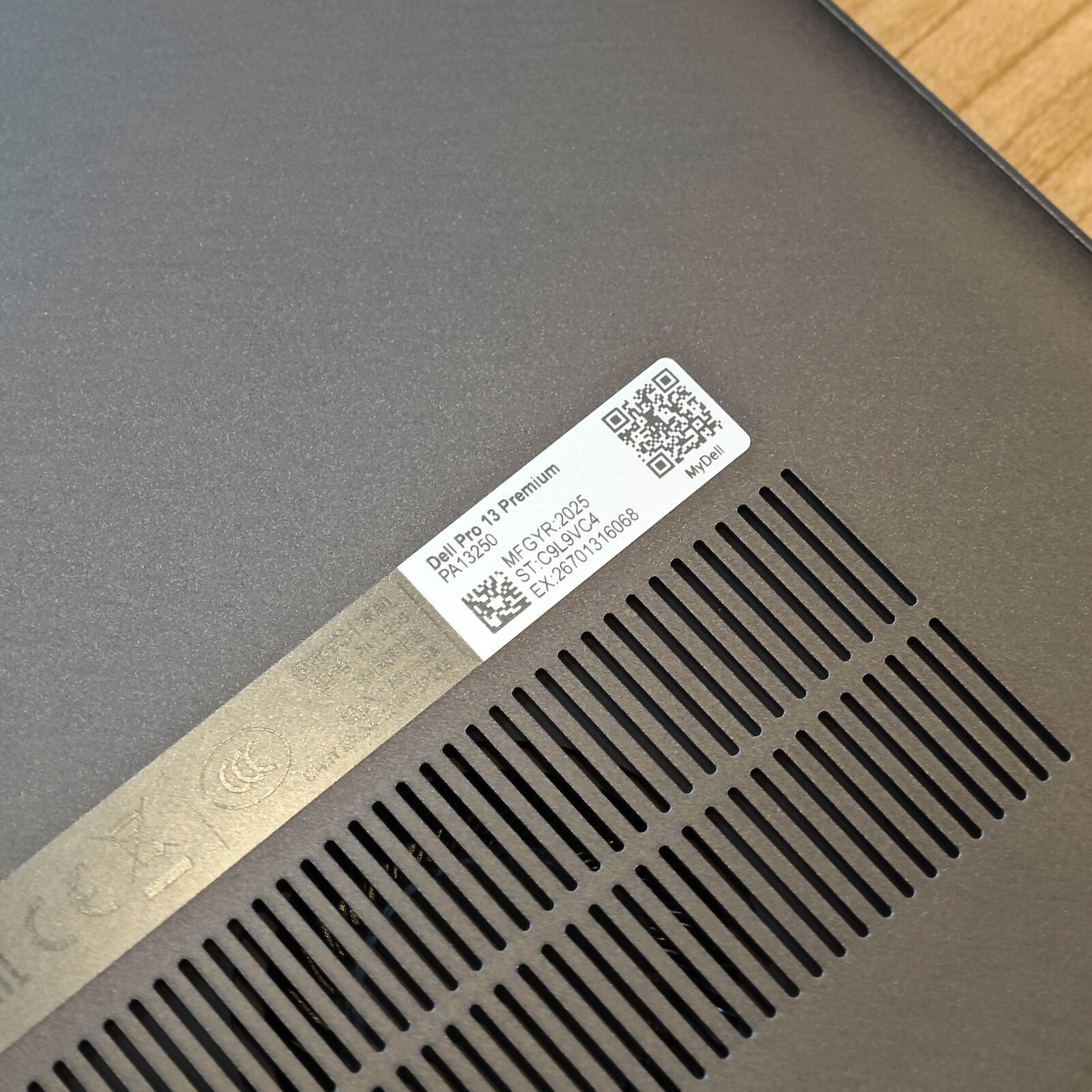 ภาพแกะกล่องสินค้า (Unboxing) แสดงสินค้าจริงและอุปกรณ์ภายในกล่อง ภาพที่ 10