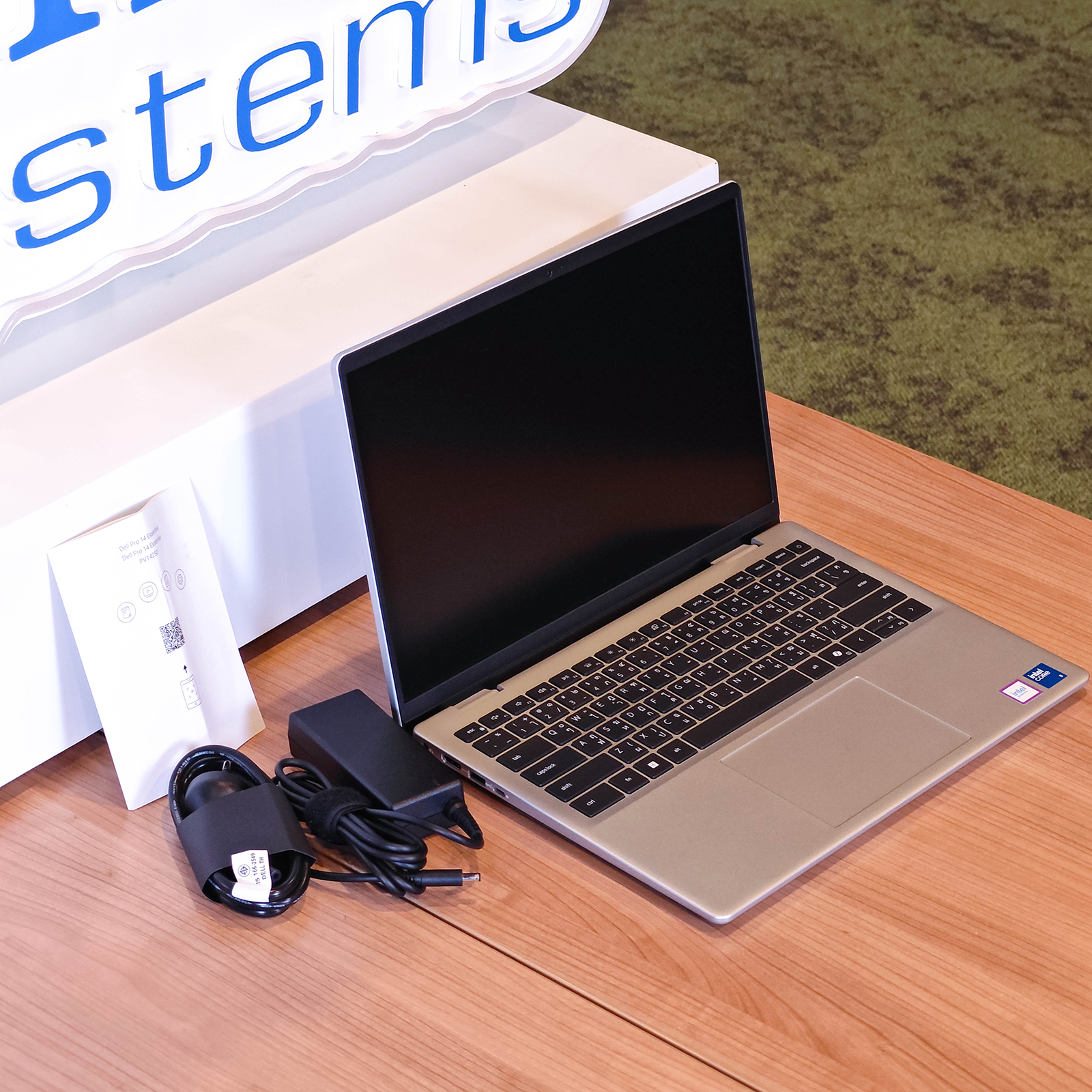 ภาพแกะกล่องสินค้า (Unboxing) แสดงสินค้าจริงและอุปกรณ์ภายในกล่อง ภาพที่ 2