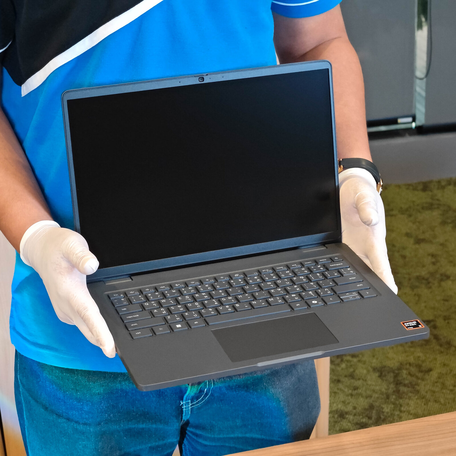 ภาพแกะกล่องสินค้า (Unboxing) แสดงสินค้าจริงและอุปกรณ์ภายในกล่อง ภาพที่ 1