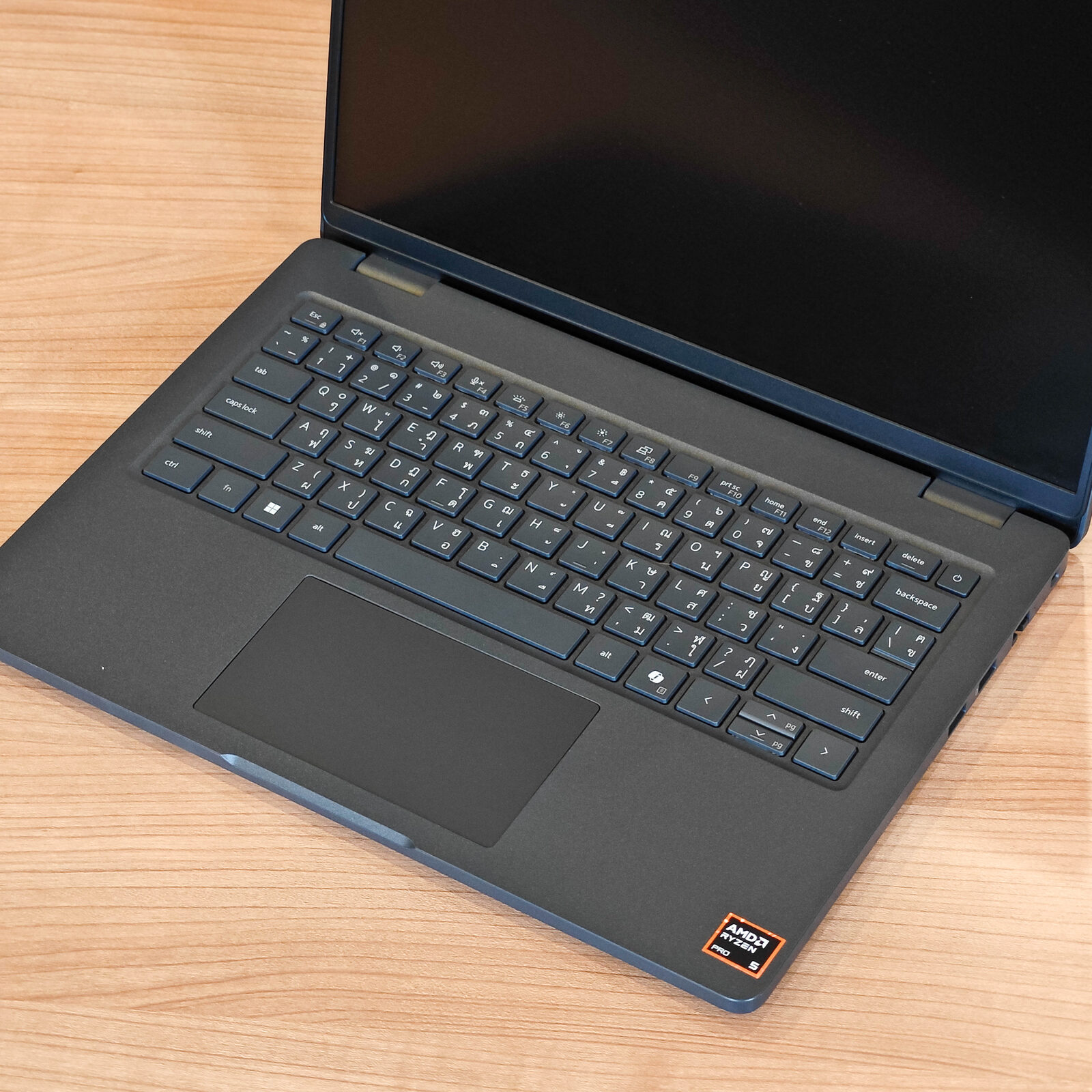 ภาพแกะกล่องสินค้า (Unboxing) แสดงสินค้าจริงและอุปกรณ์ภายในกล่อง ภาพที่ 4