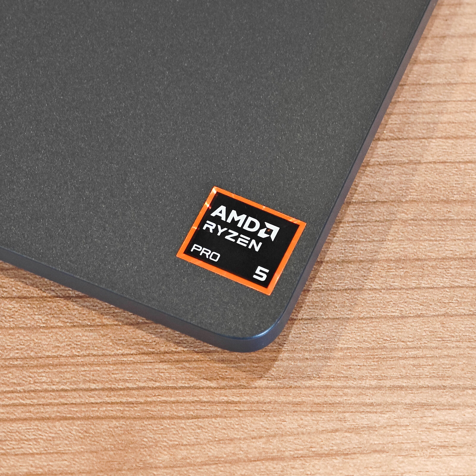 ภาพแกะกล่องสินค้า (Unboxing) แสดงสินค้าจริงและอุปกรณ์ภายในกล่อง ภาพที่ 7