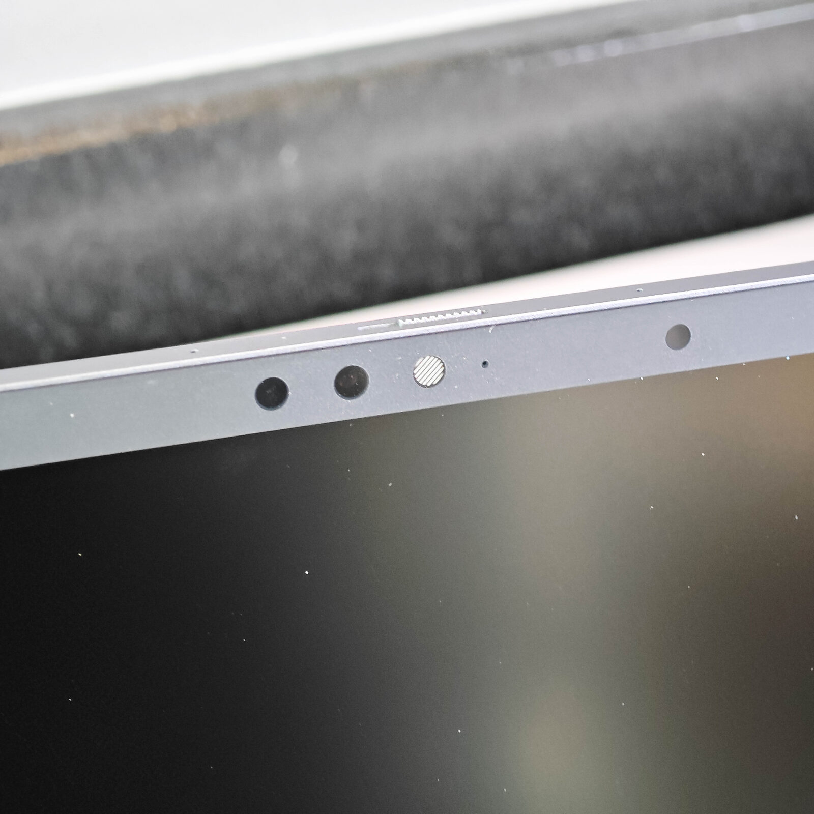 ภาพแกะกล่องสินค้า (Unboxing) แสดงสินค้าจริงและอุปกรณ์ภายในกล่อง ภาพที่ 6