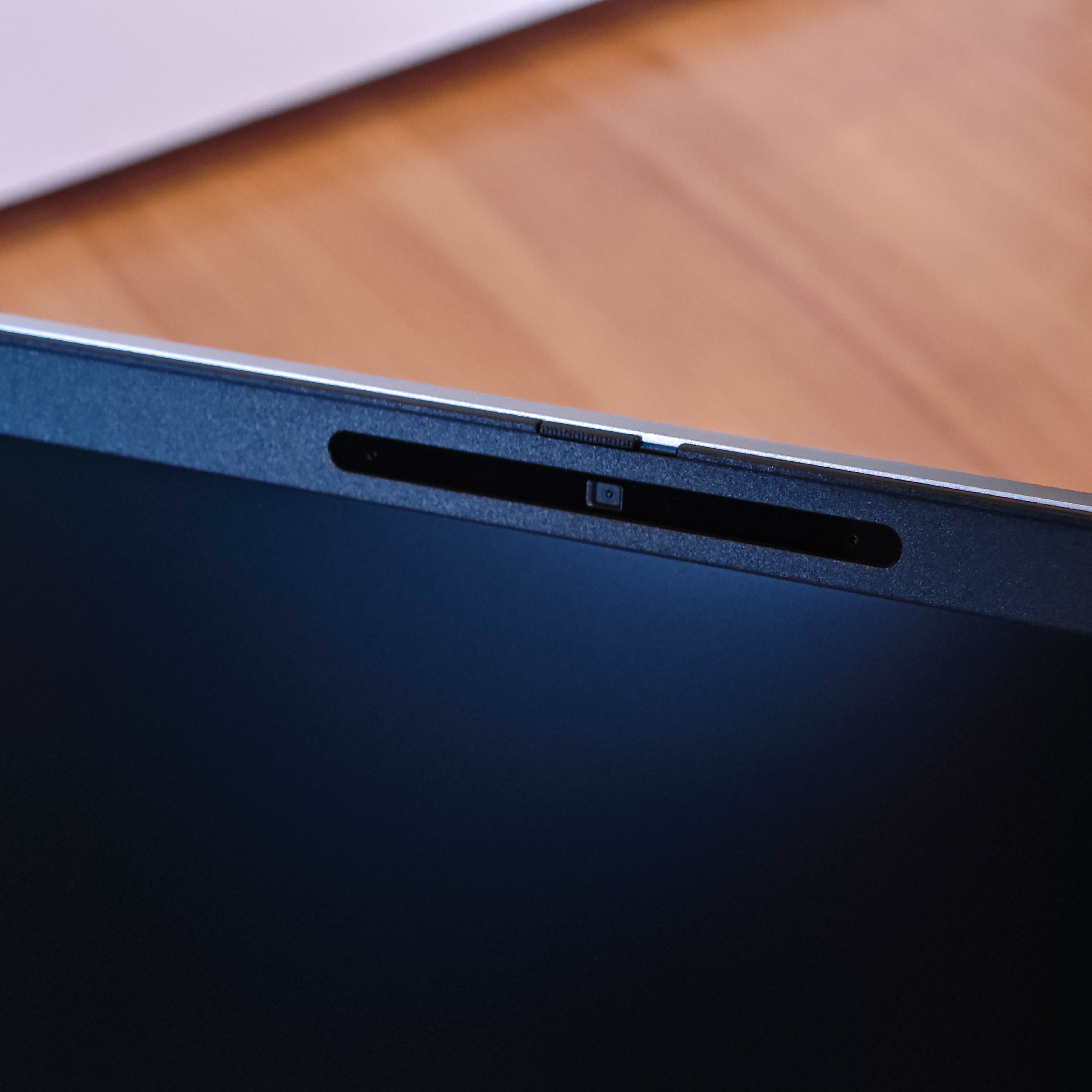 ภาพแกะกล่องสินค้า (Unboxing) แสดงสินค้าจริงและอุปกรณ์ภายในกล่อง ภาพที่ 6