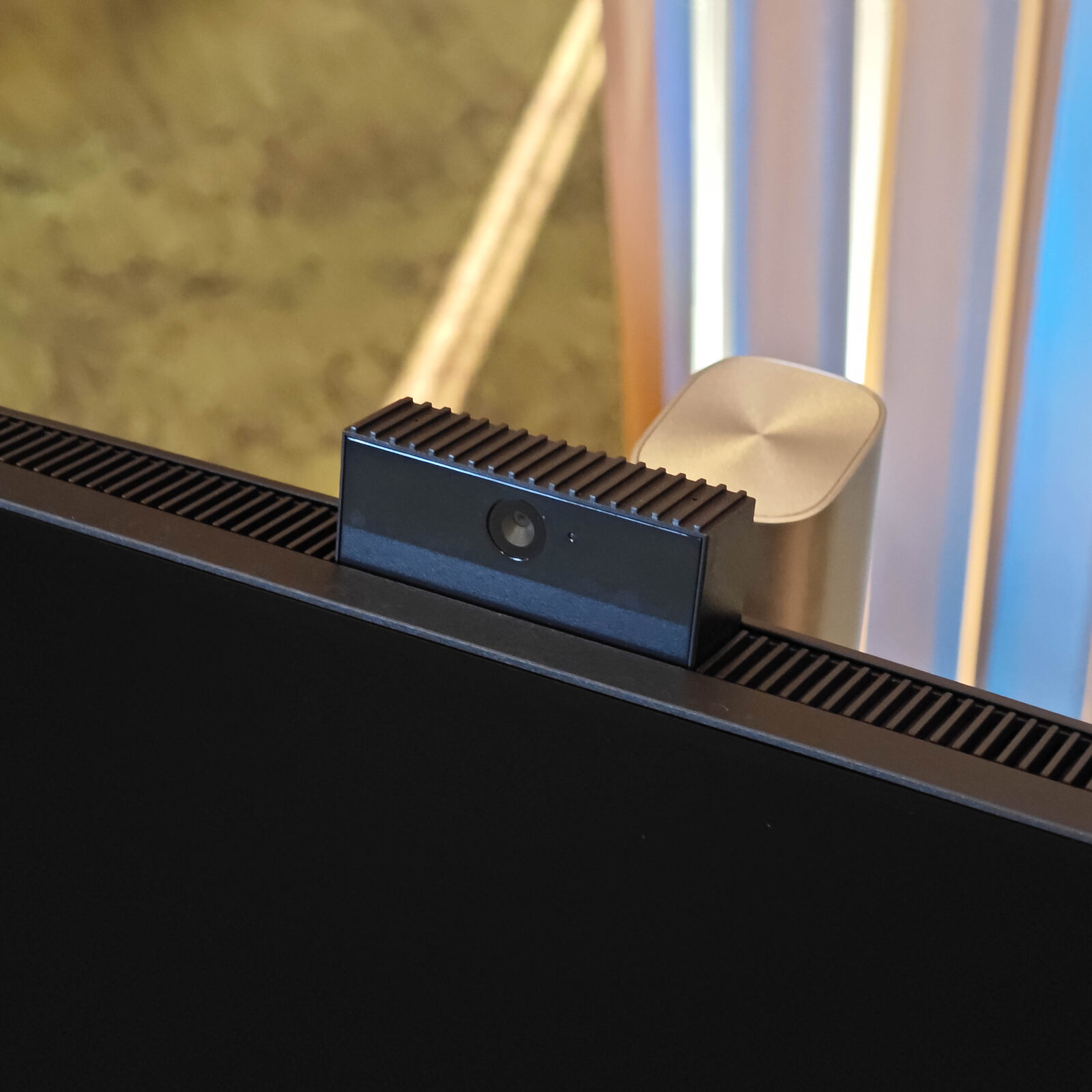 ภาพแกะกล่องสินค้า (Unboxing) แสดงสินค้าจริงและอุปกรณ์ภายในกล่อง ภาพที่ 4