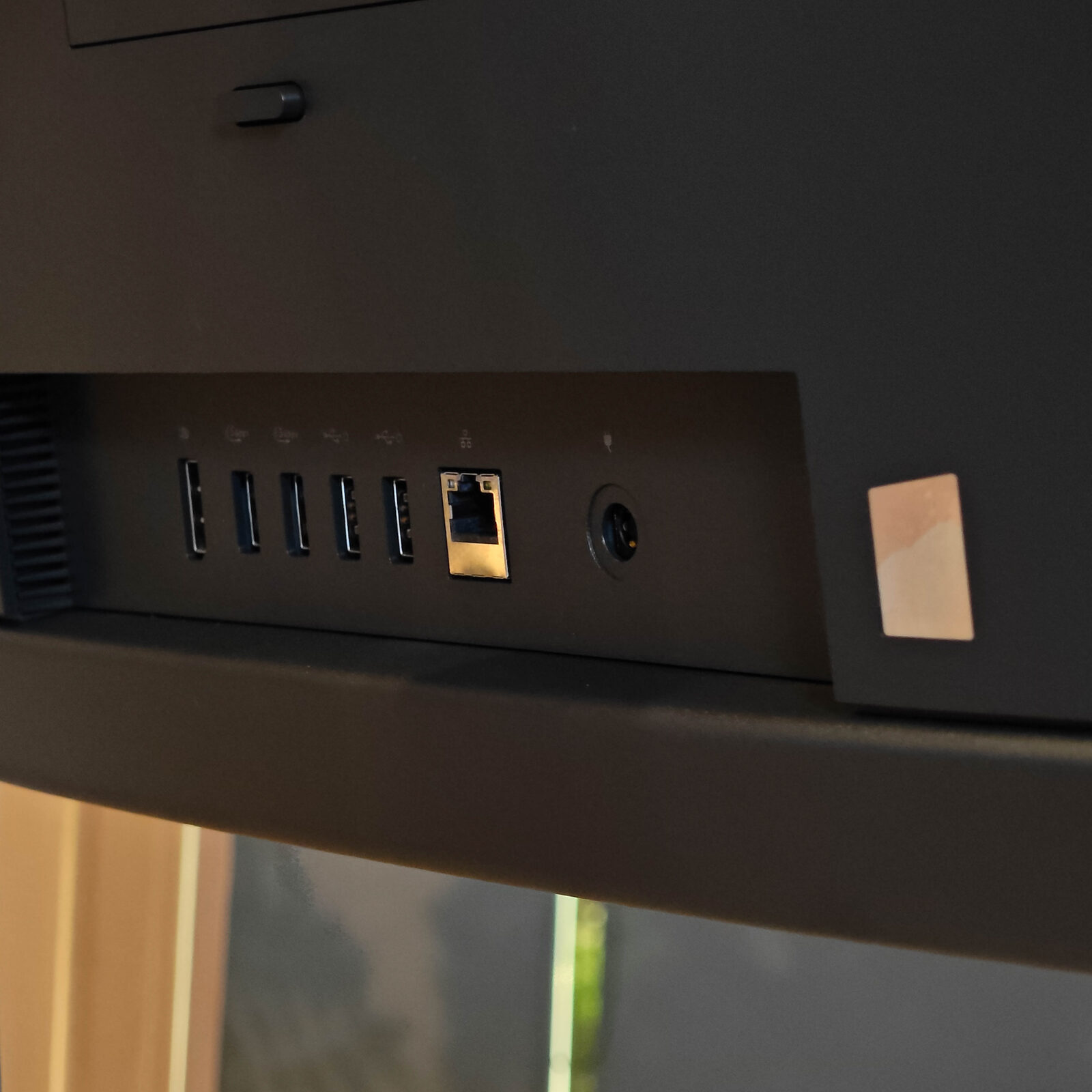 ภาพแกะกล่องสินค้า (Unboxing) แสดงสินค้าจริงและอุปกรณ์ภายในกล่อง ภาพที่ 7