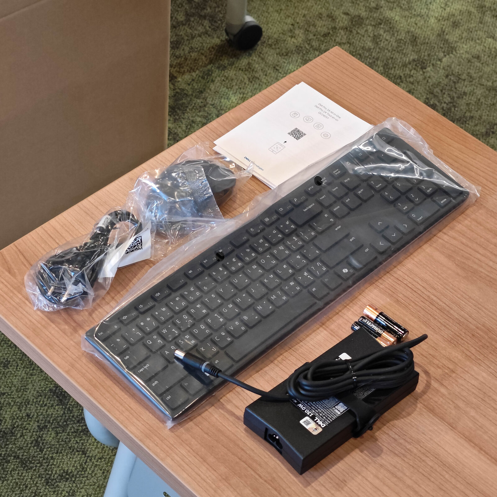 ภาพแกะกล่องสินค้า (Unboxing) แสดงสินค้าจริงและอุปกรณ์ภายในกล่อง ภาพที่ 8