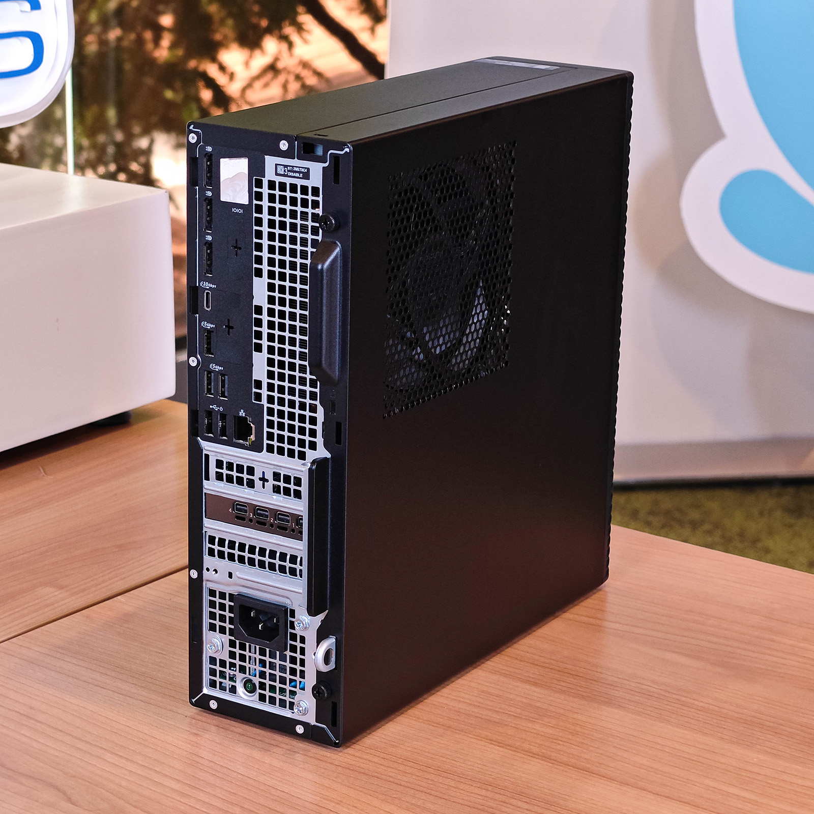 ภาพแกะกล่องสินค้า (Unboxing) แสดงสินค้าจริงและอุปกรณ์ภายในกล่อง ภาพที่ 3