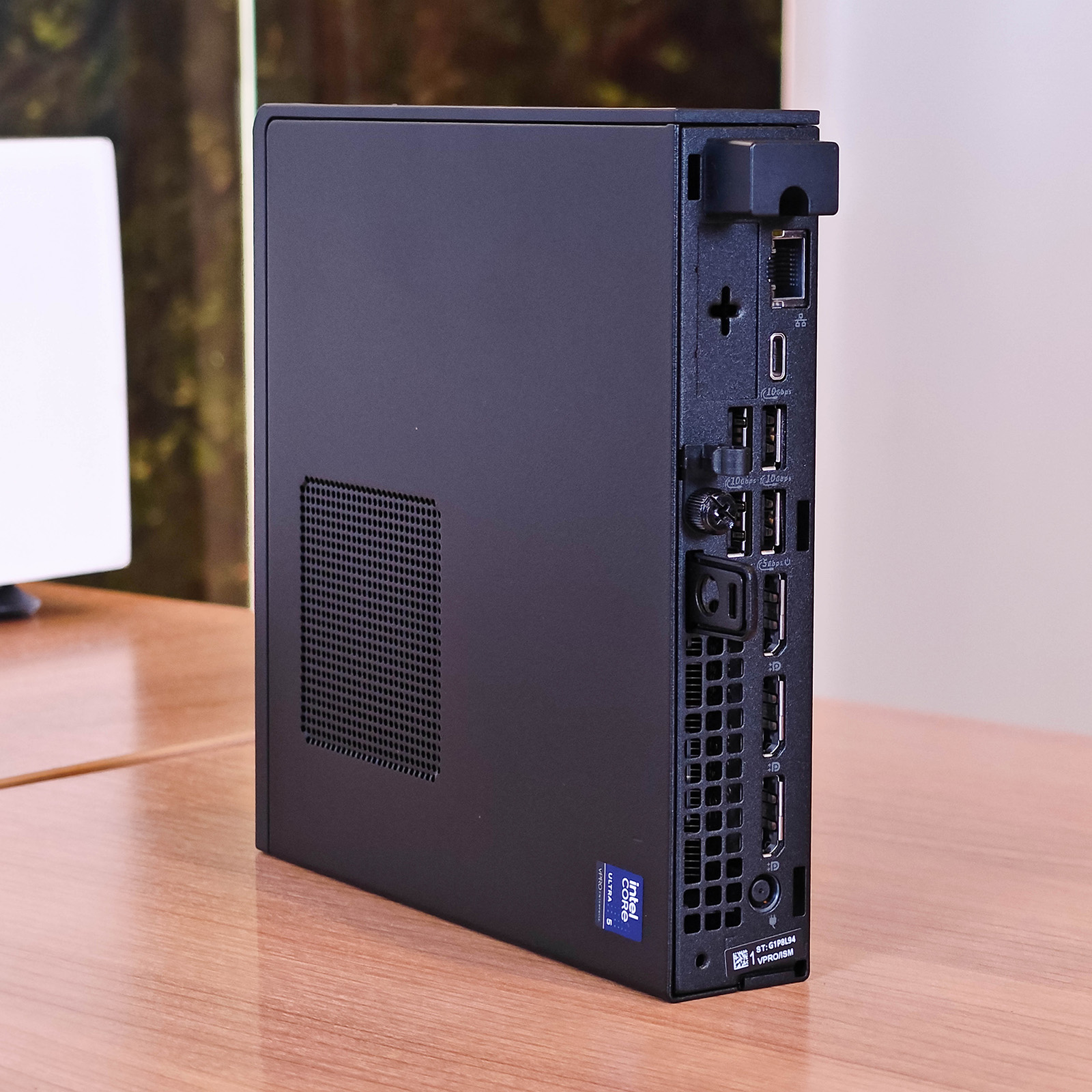 ภาพแกะกล่องสินค้า (Unboxing) แสดงสินค้าจริงและอุปกรณ์ภายในกล่อง ภาพที่ 2