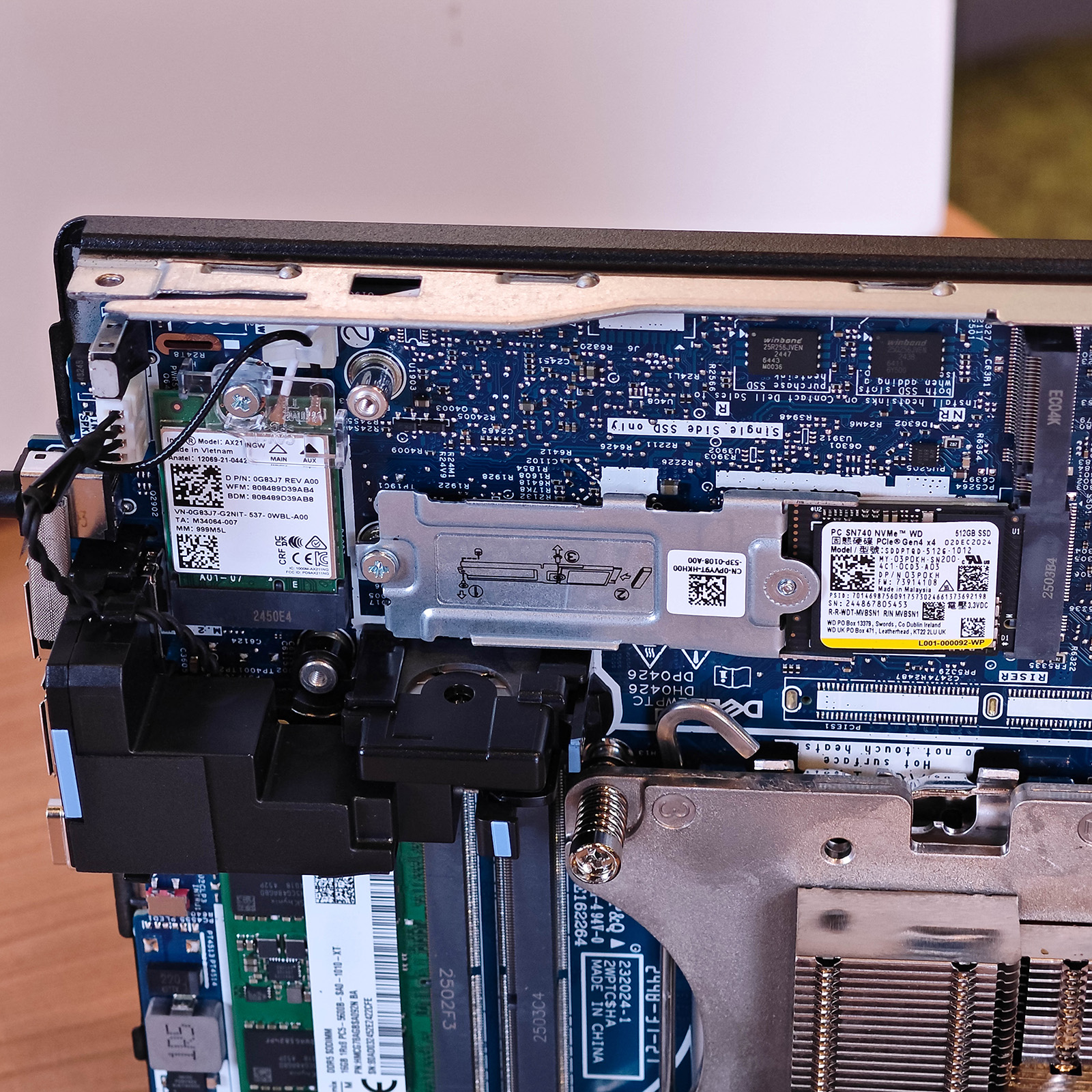 ภาพแกะกล่องสินค้า (Unboxing) แสดงสินค้าจริงและอุปกรณ์ภายในกล่อง ภาพที่ 5