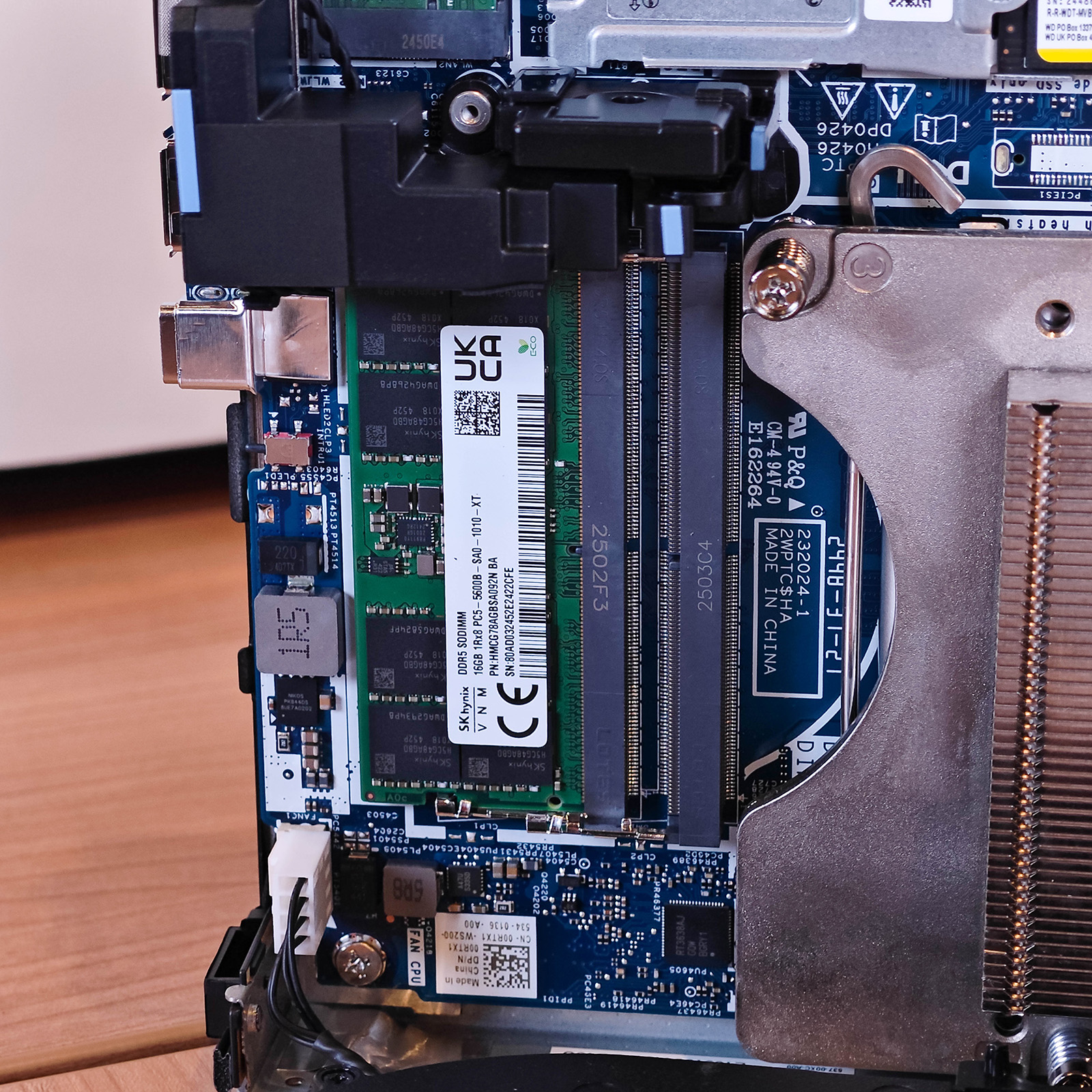 ภาพแกะกล่องสินค้า (Unboxing) แสดงสินค้าจริงและอุปกรณ์ภายในกล่อง ภาพที่ 6