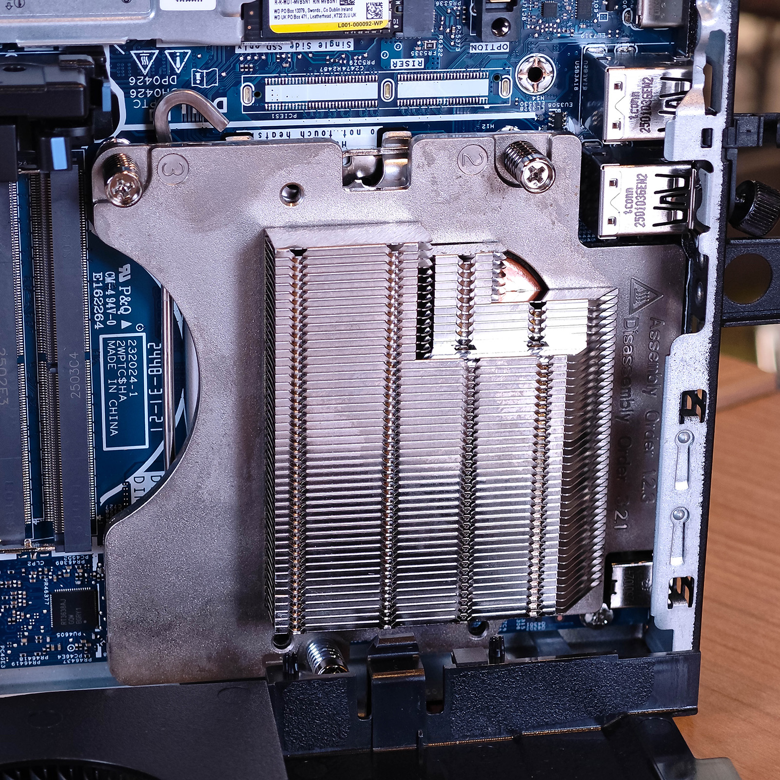 ภาพแกะกล่องสินค้า (Unboxing) แสดงสินค้าจริงและอุปกรณ์ภายในกล่อง ภาพที่ 7