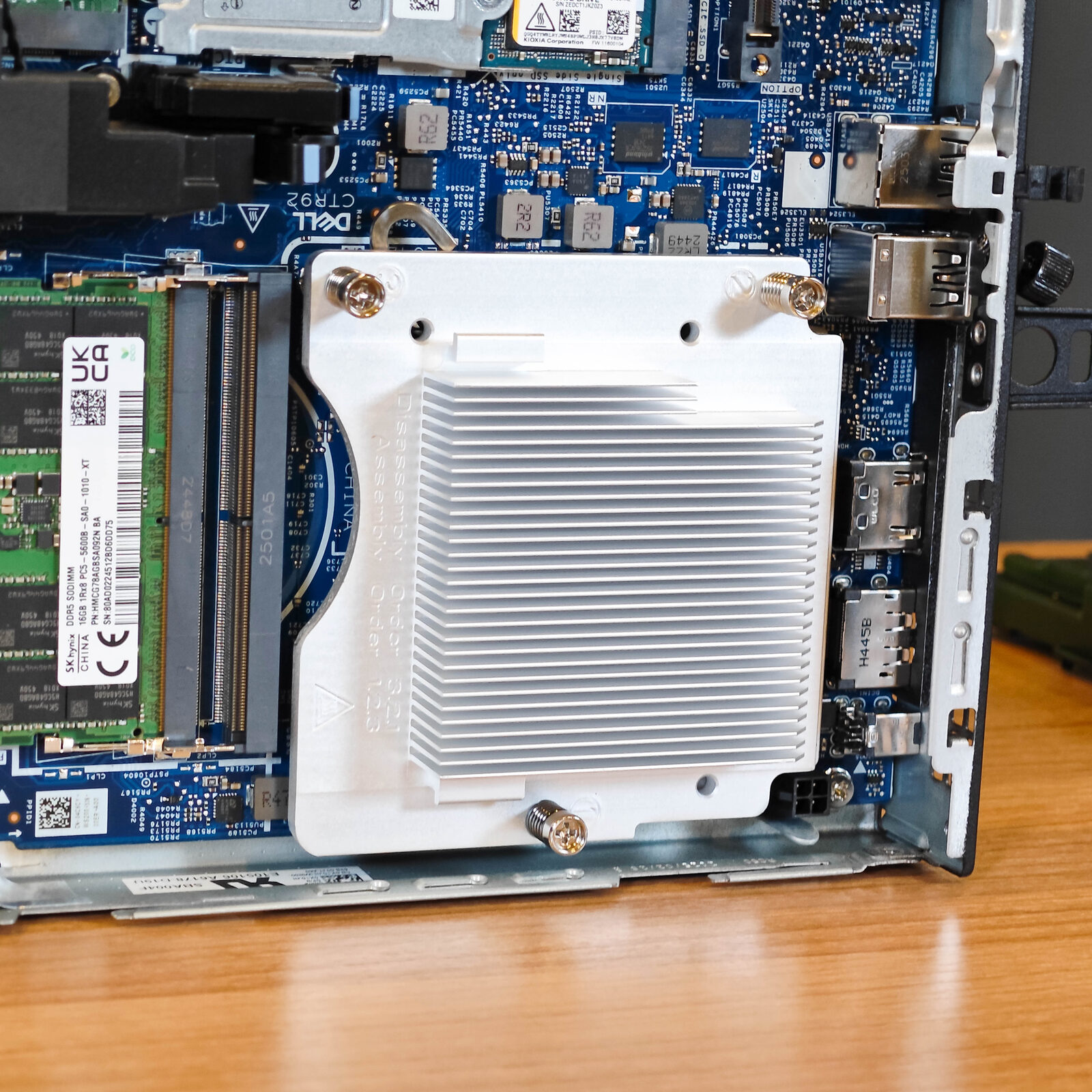 ภาพแกะกล่องสินค้า (Unboxing) แสดงสินค้าจริงและอุปกรณ์ภายในกล่อง ภาพที่ 10