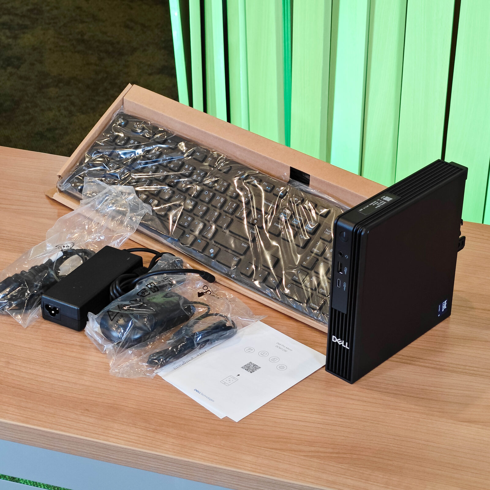 ภาพแกะกล่องสินค้า (Unboxing) แสดงสินค้าจริงและอุปกรณ์ภายในกล่อง ภาพที่ 2