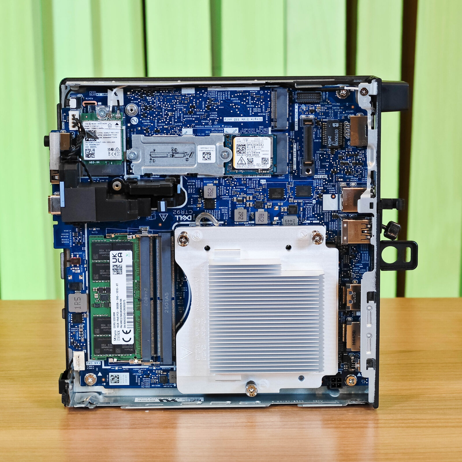 ภาพแกะกล่องสินค้า (Unboxing) แสดงสินค้าจริงและอุปกรณ์ภายในกล่อง ภาพที่ 3