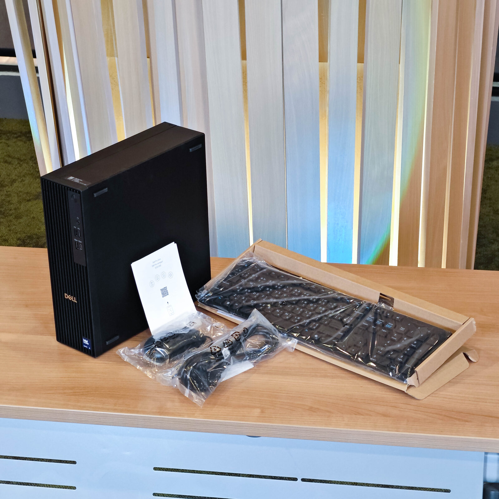 ภาพแกะกล่องสินค้า (Unboxing) แสดงสินค้าจริงและอุปกรณ์ภายในกล่อง ภาพที่ 3