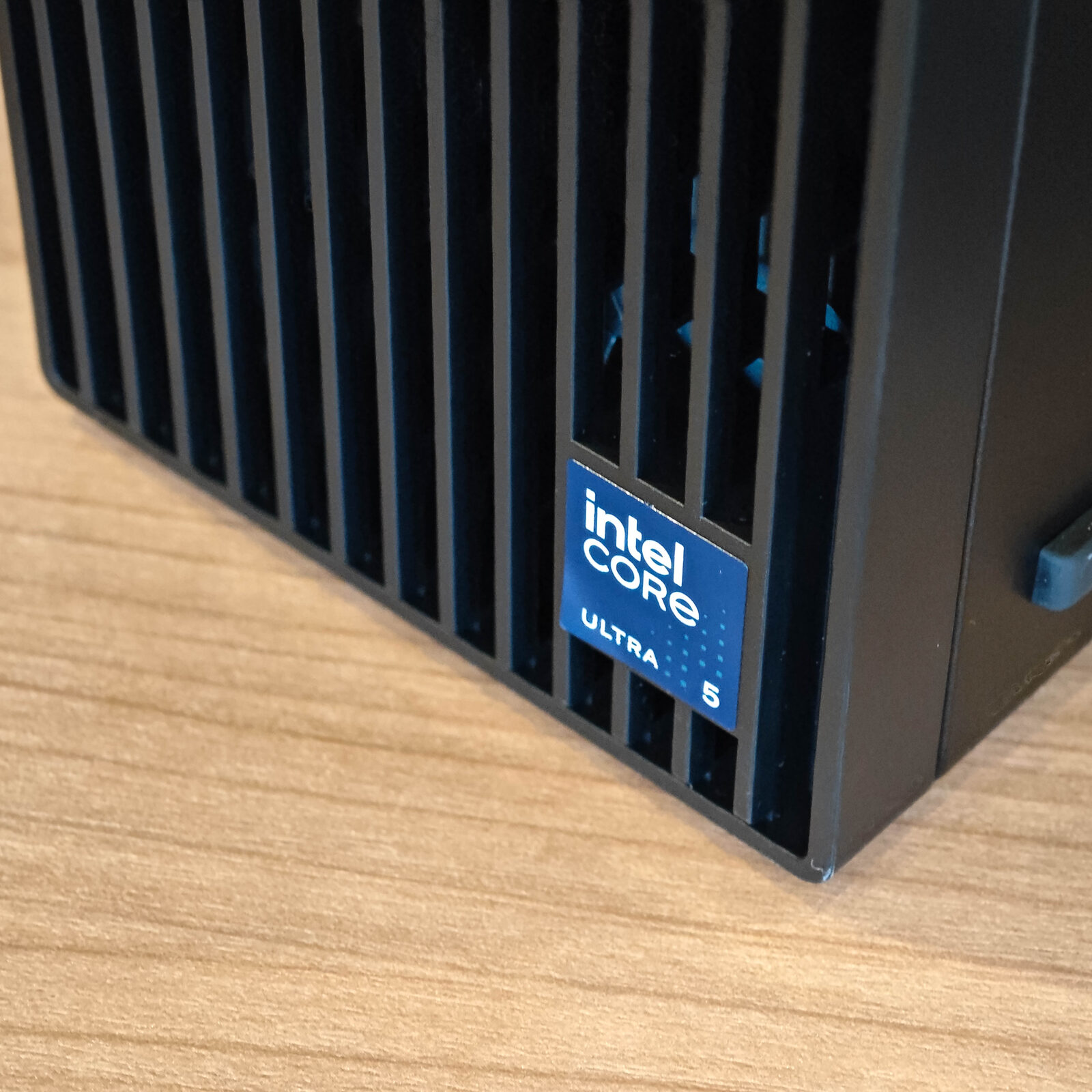 ภาพแกะกล่องสินค้า (Unboxing) แสดงสินค้าจริงและอุปกรณ์ภายในกล่อง ภาพที่ 9