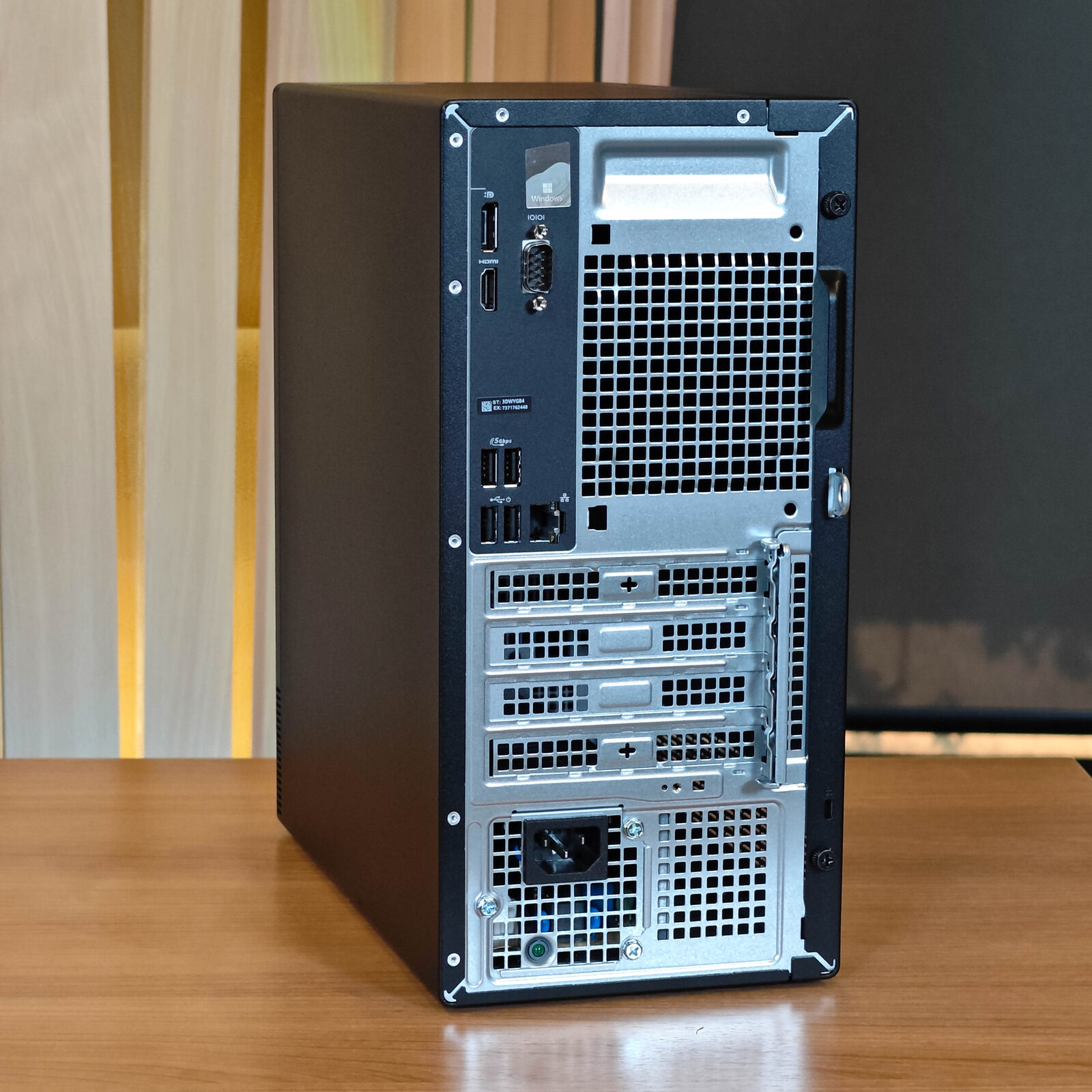 ภาพแกะกล่องสินค้า (Unboxing) แสดงสินค้าจริงและอุปกรณ์ภายในกล่อง ภาพที่ 3