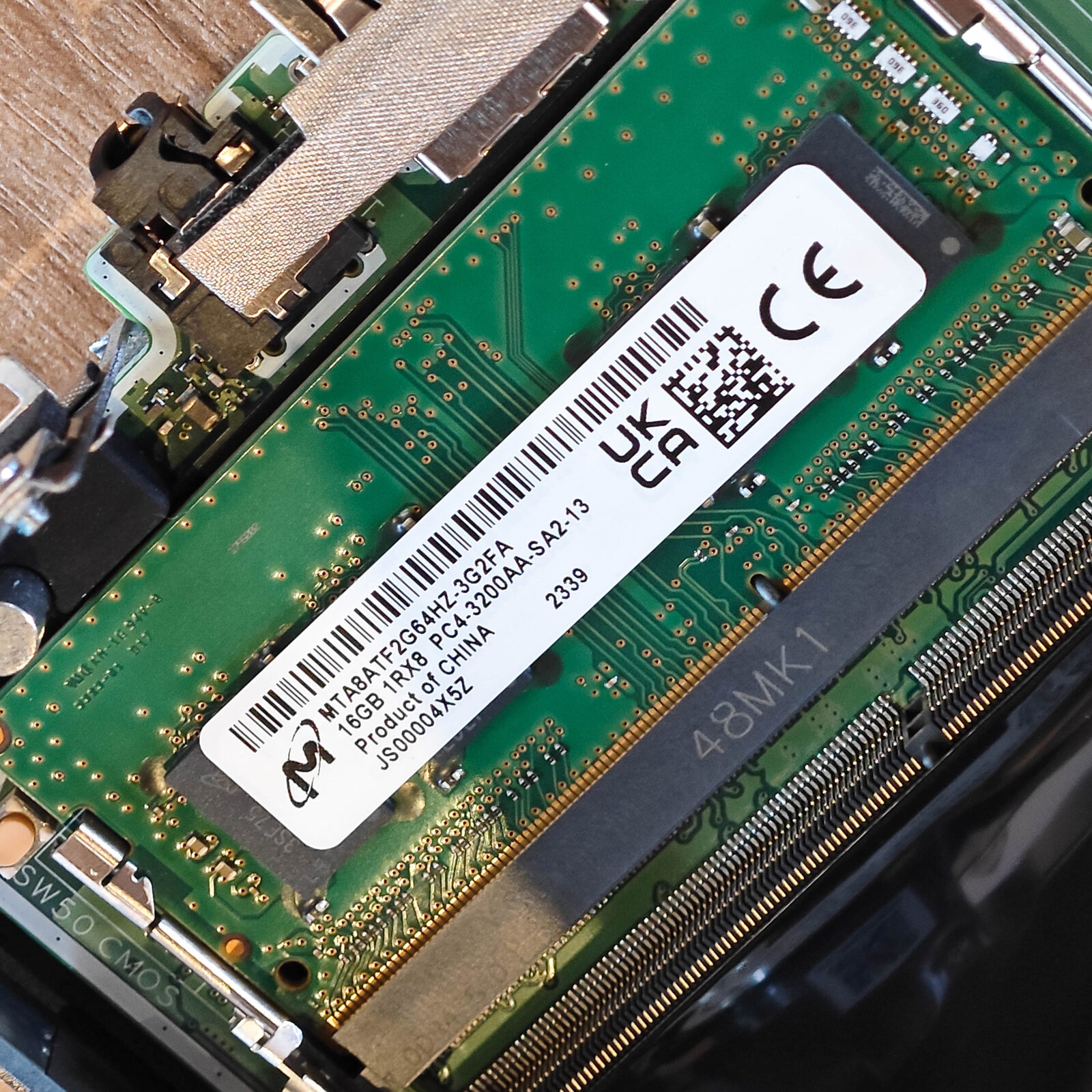 ภาพแกะกล่องสินค้า (Unboxing) แสดงสินค้าจริงและอุปกรณ์ภายในกล่อง ภาพที่ 8